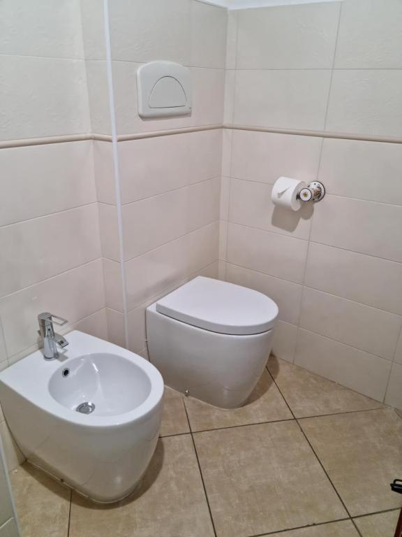 Double Room with Private External Bathroom photo 3