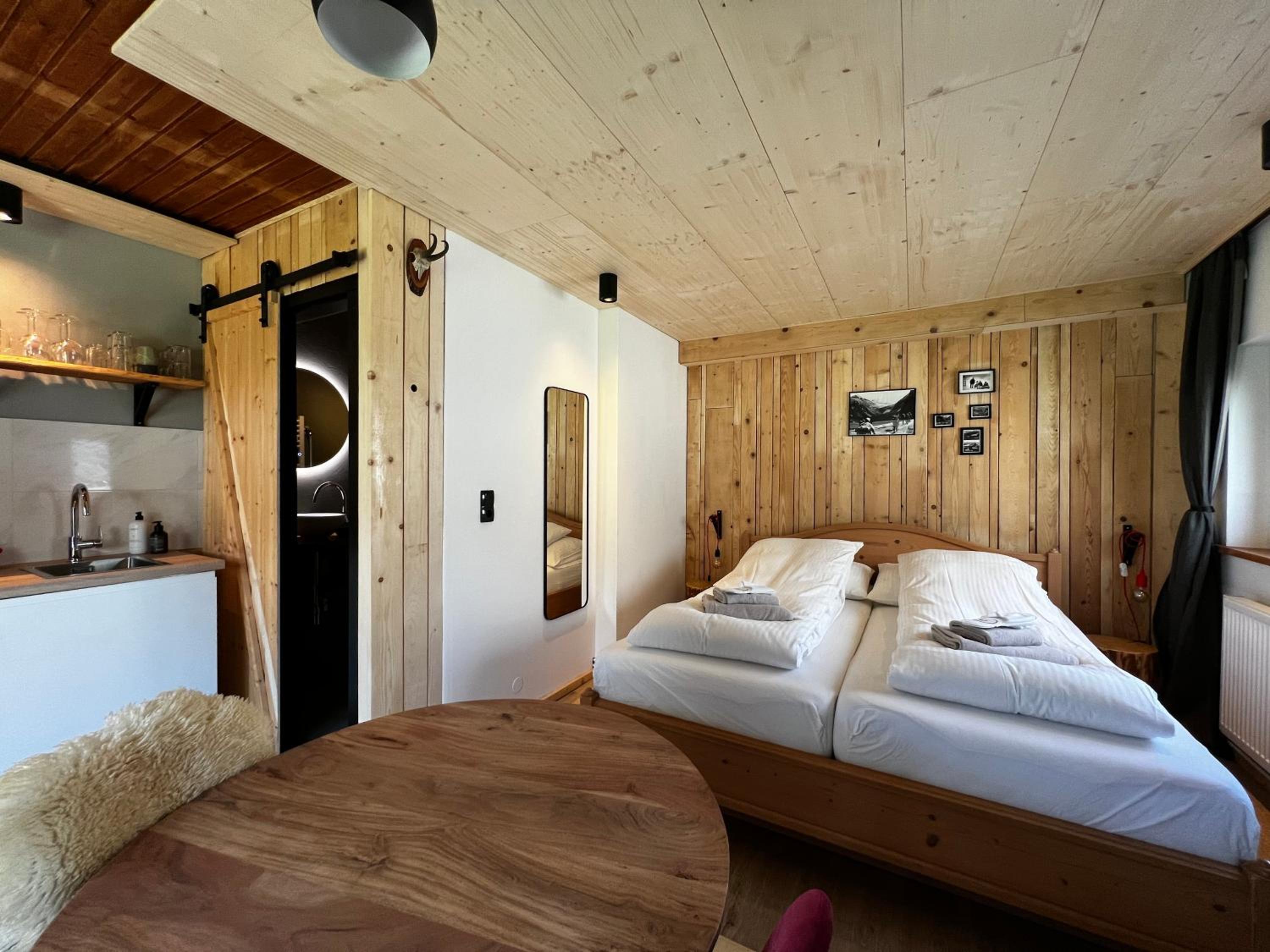Apartment with Mountain View - Photo 17