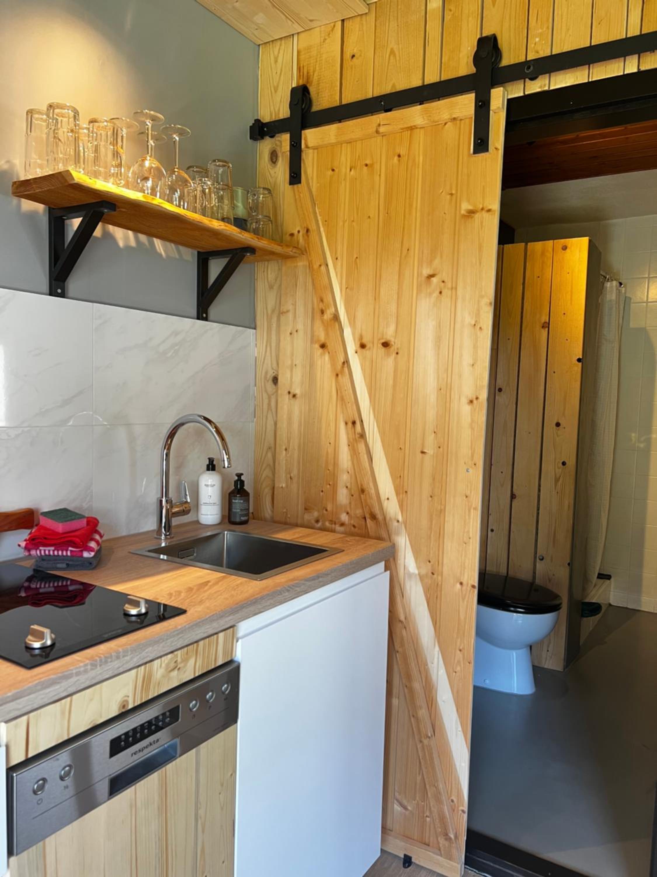 Apartment with Mountain View - Photo 12