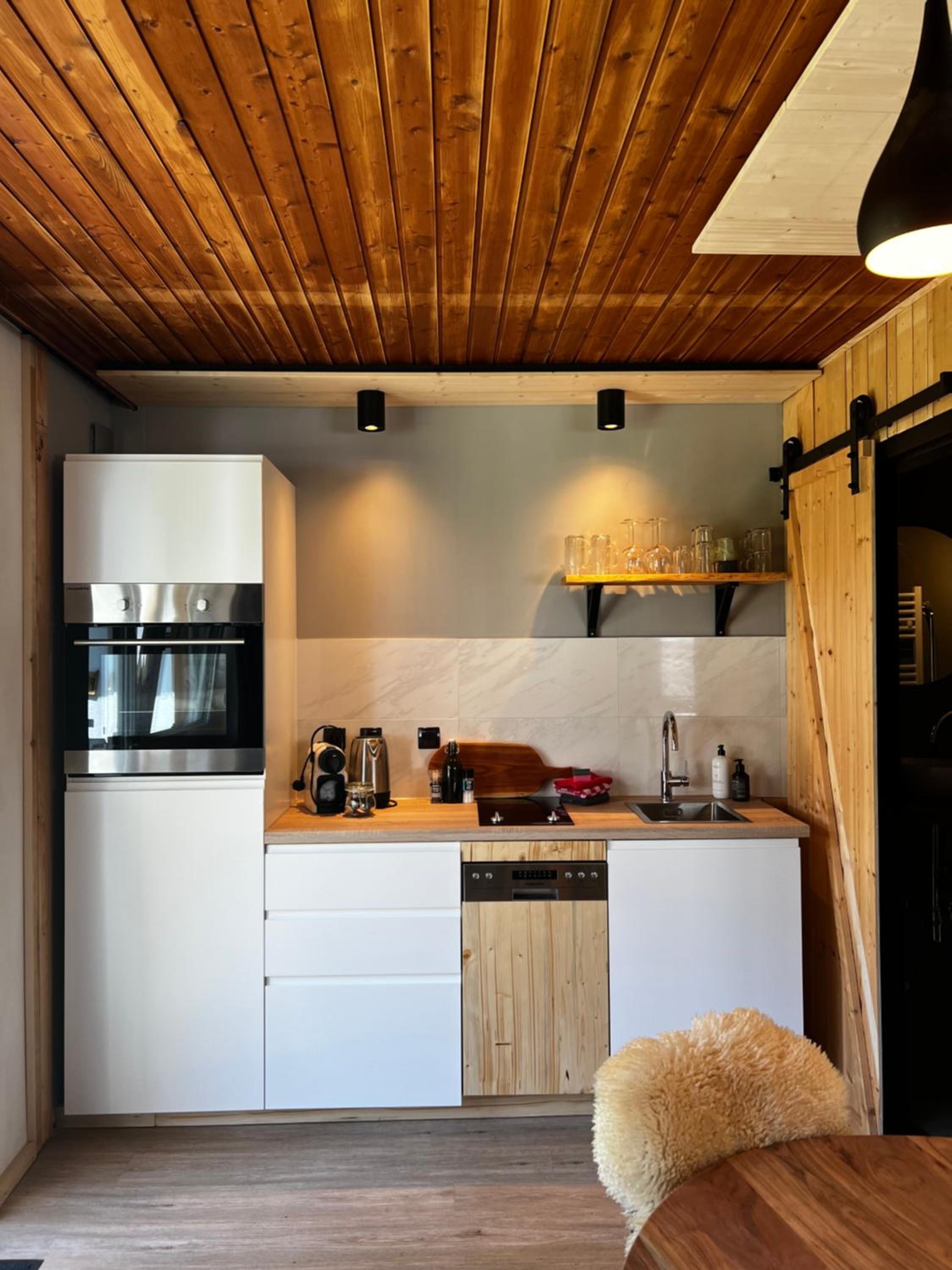 Apartment with Mountain View - Photo 13