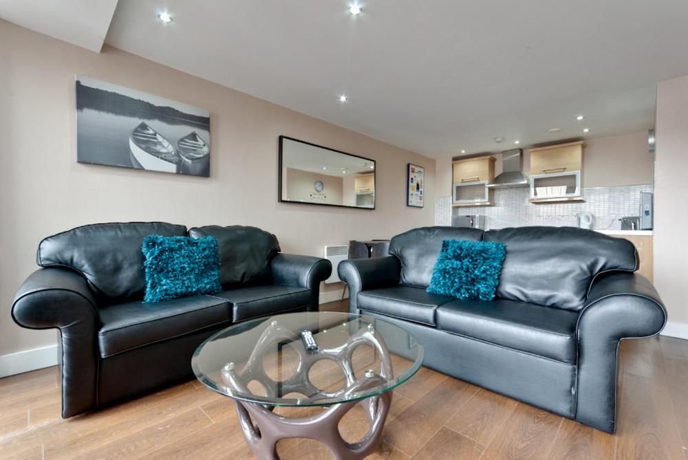 Two-Bedroom Apartment - Photo 33