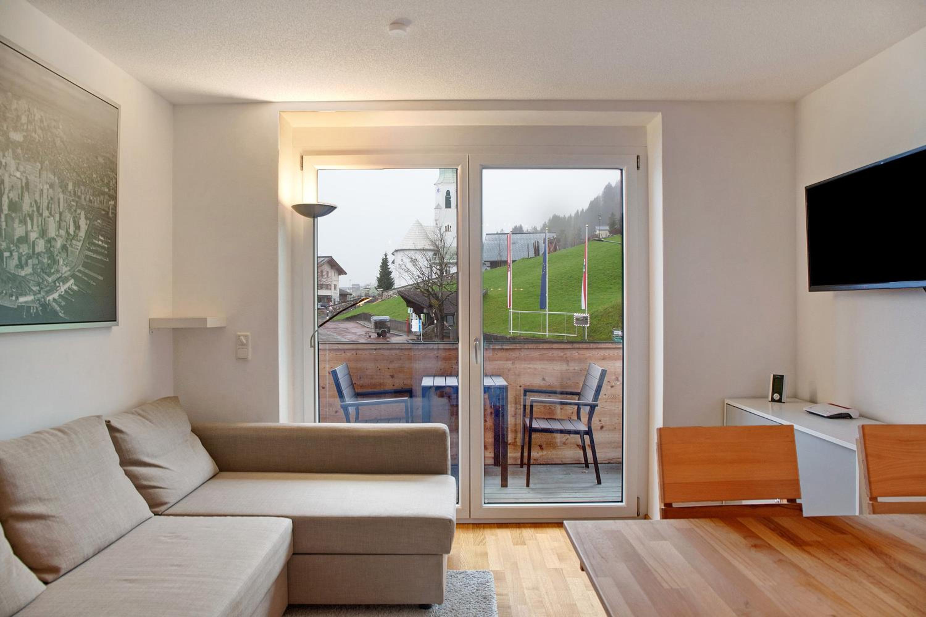 Superior One-Bedroom Apartment with Balcony - Photo 4