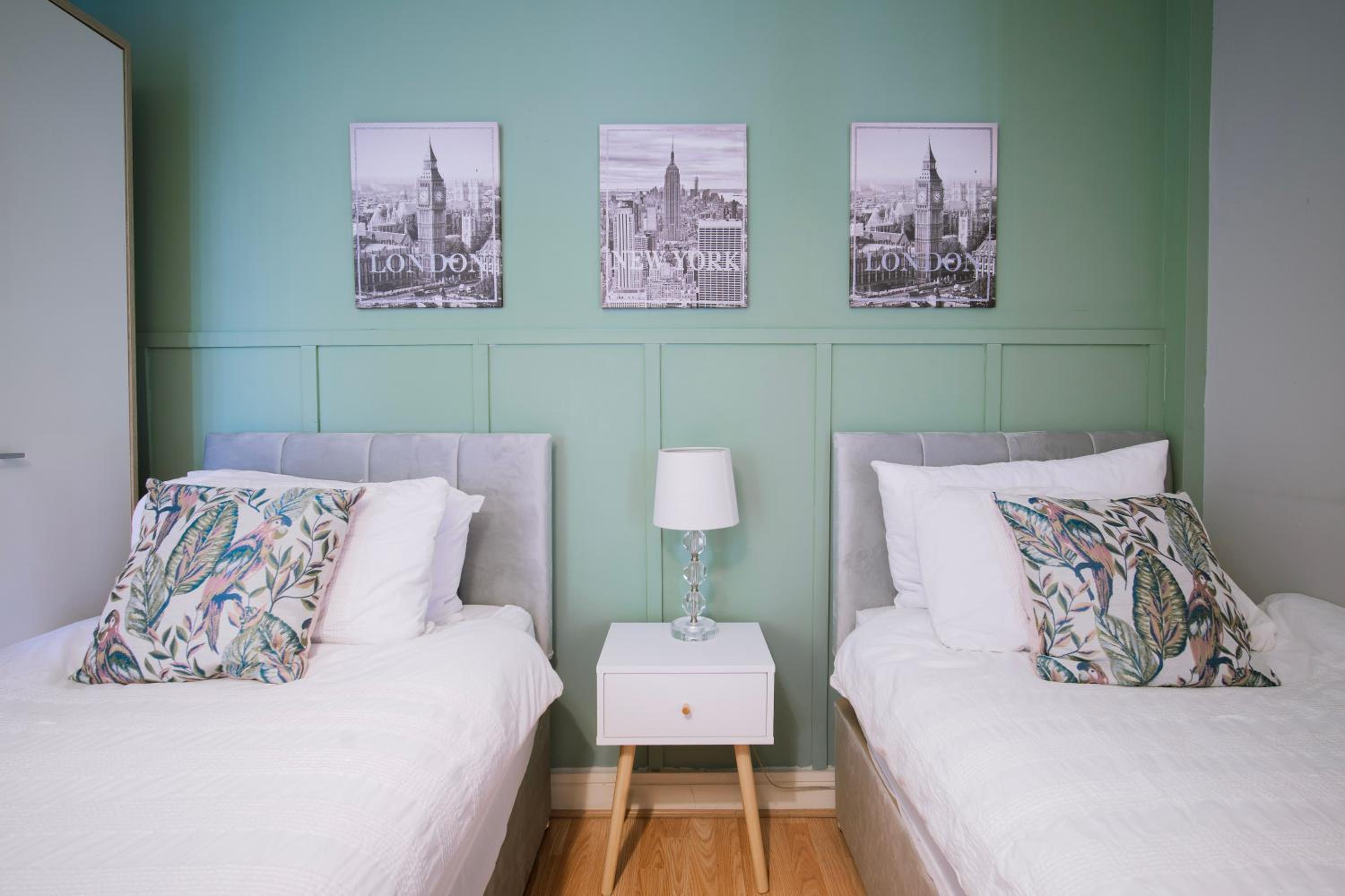Two-Bedroom Apartment - Photo 3