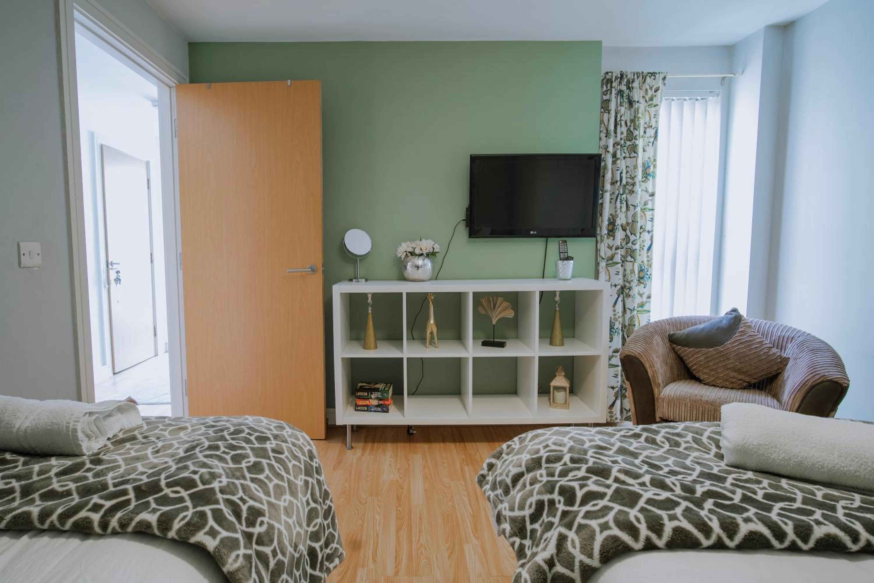 Two-Bedroom Apartment - Photo 11