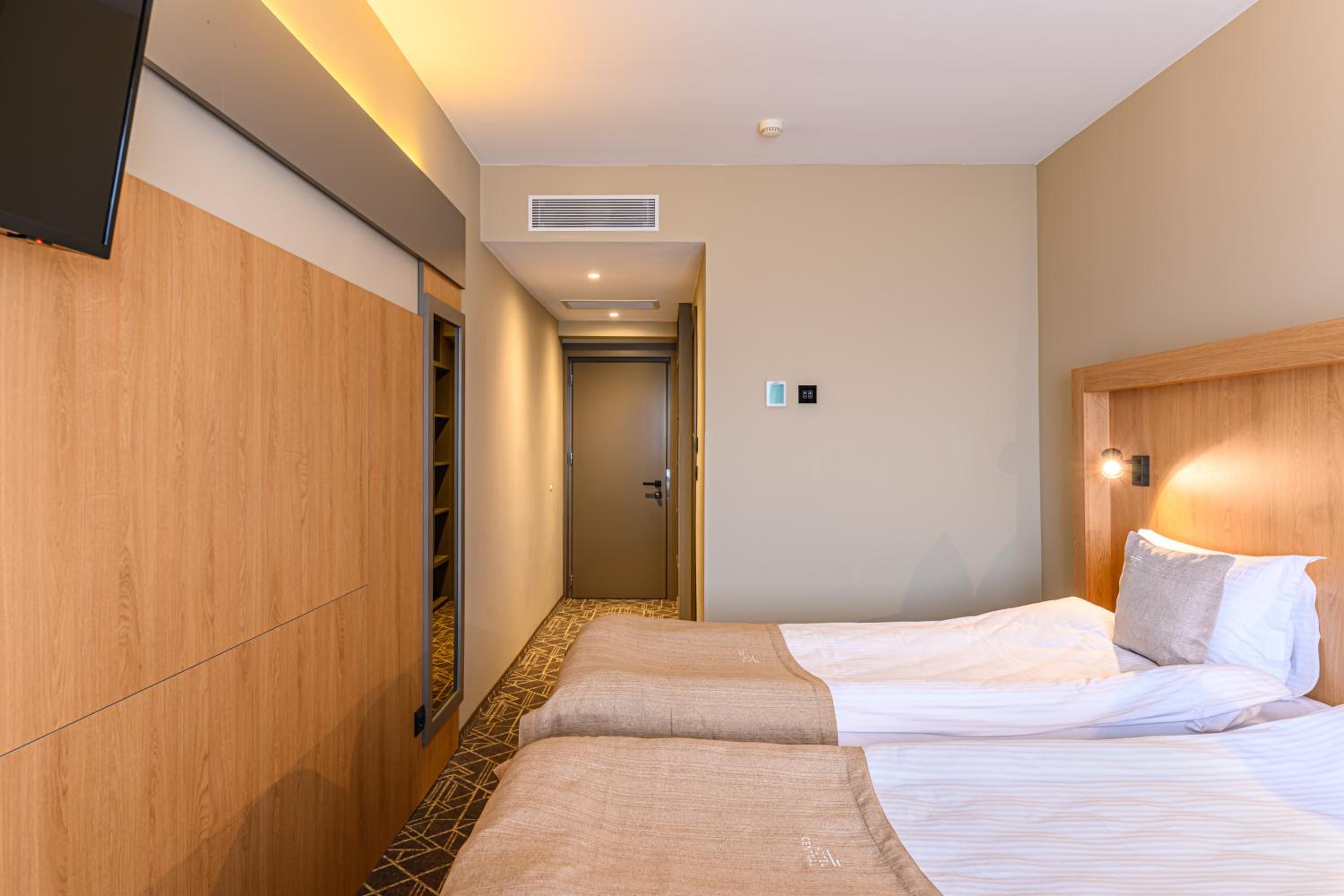Business Superior Twin Room photo 1
