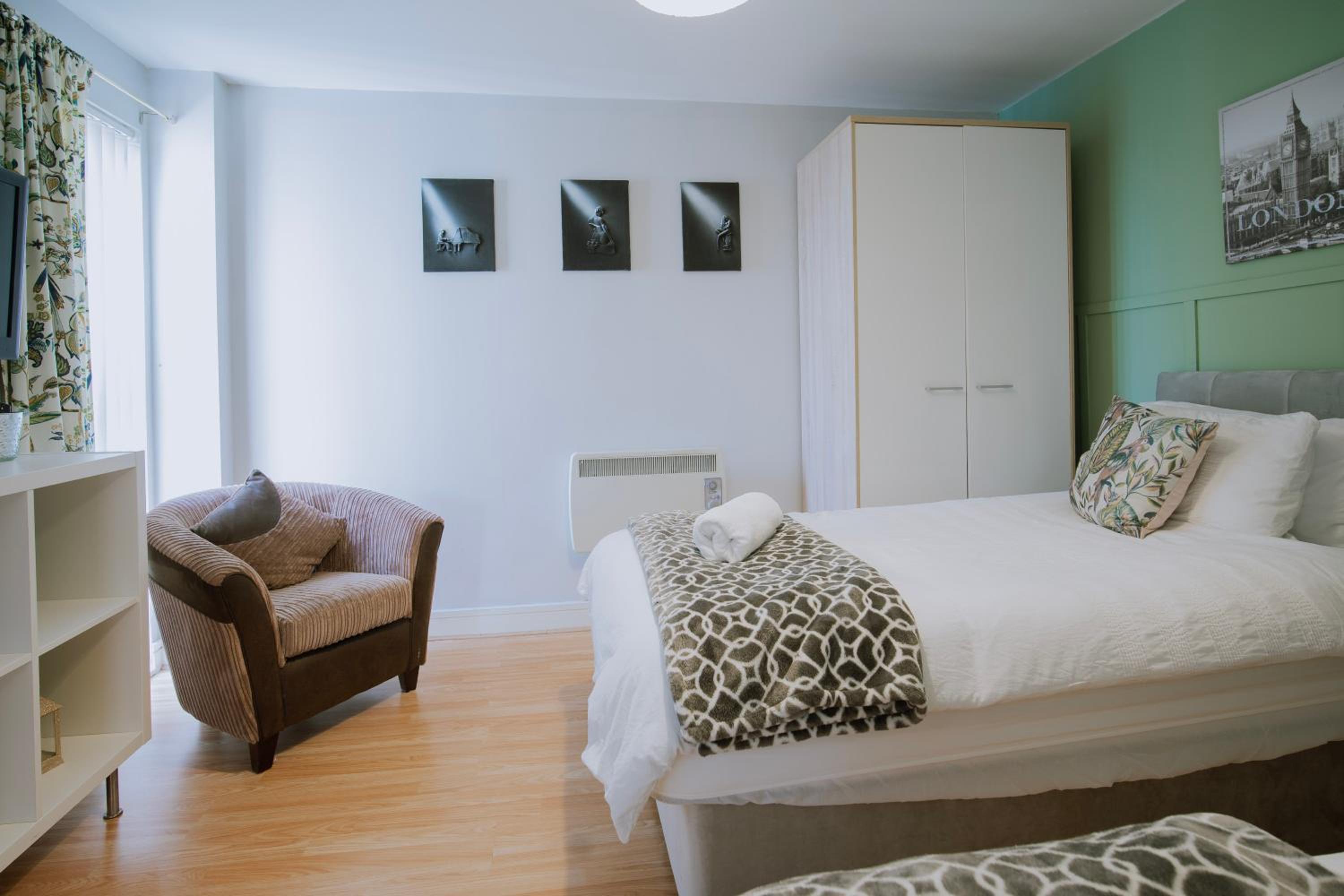 Two-Bedroom Apartment - Photo 12