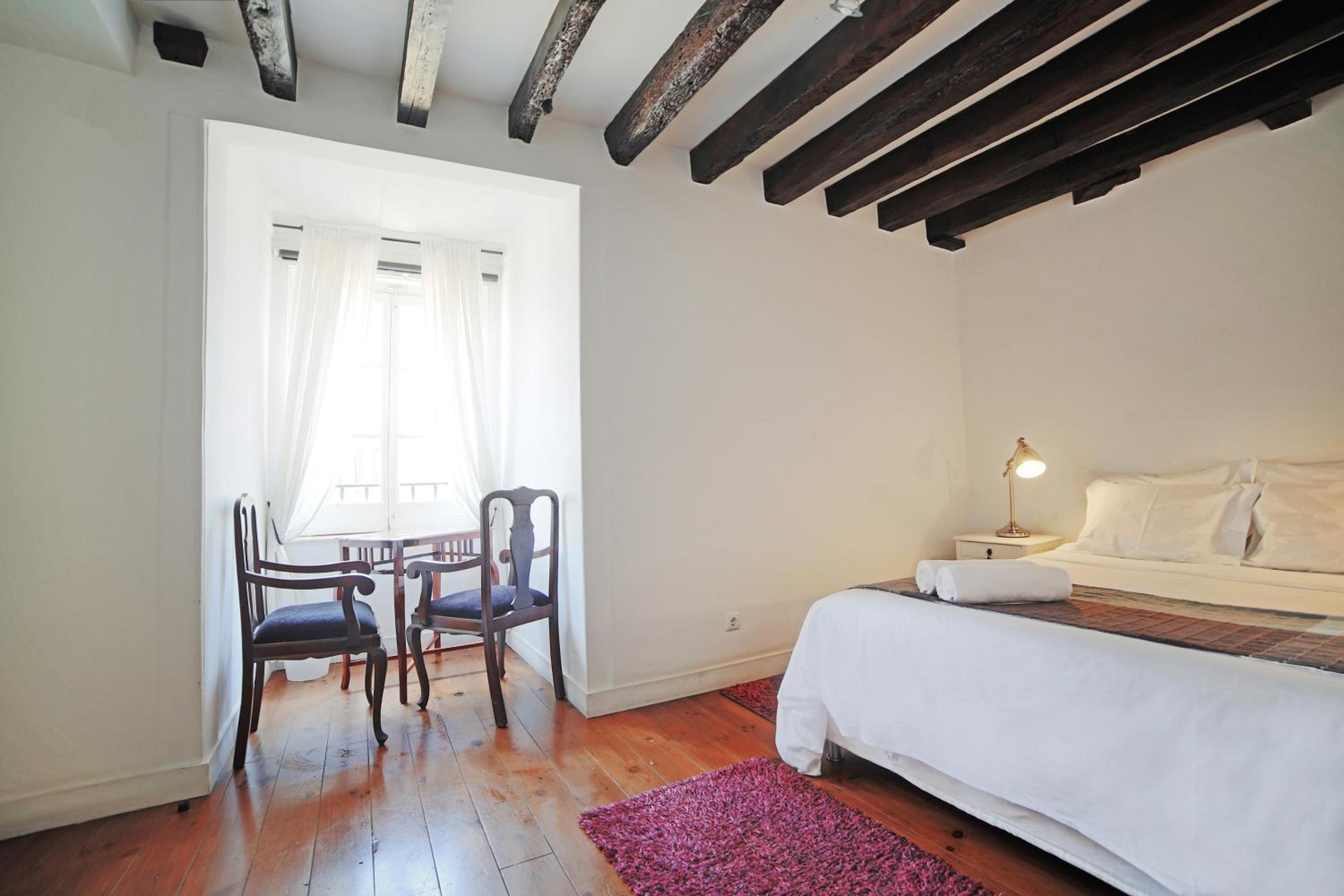 Double Room with Private Bathroom - Photo 2