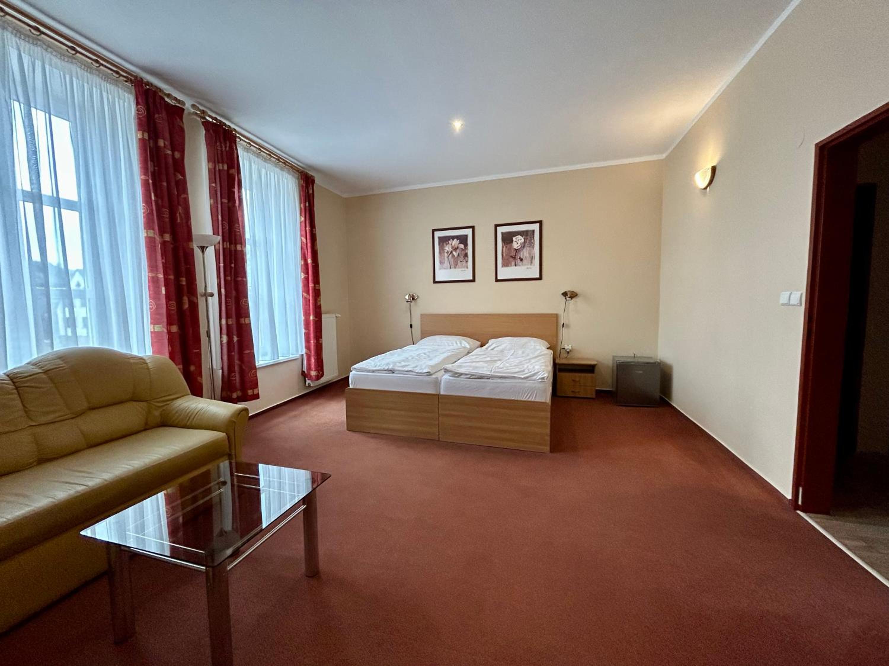 Double or Twin Room - Photo 7