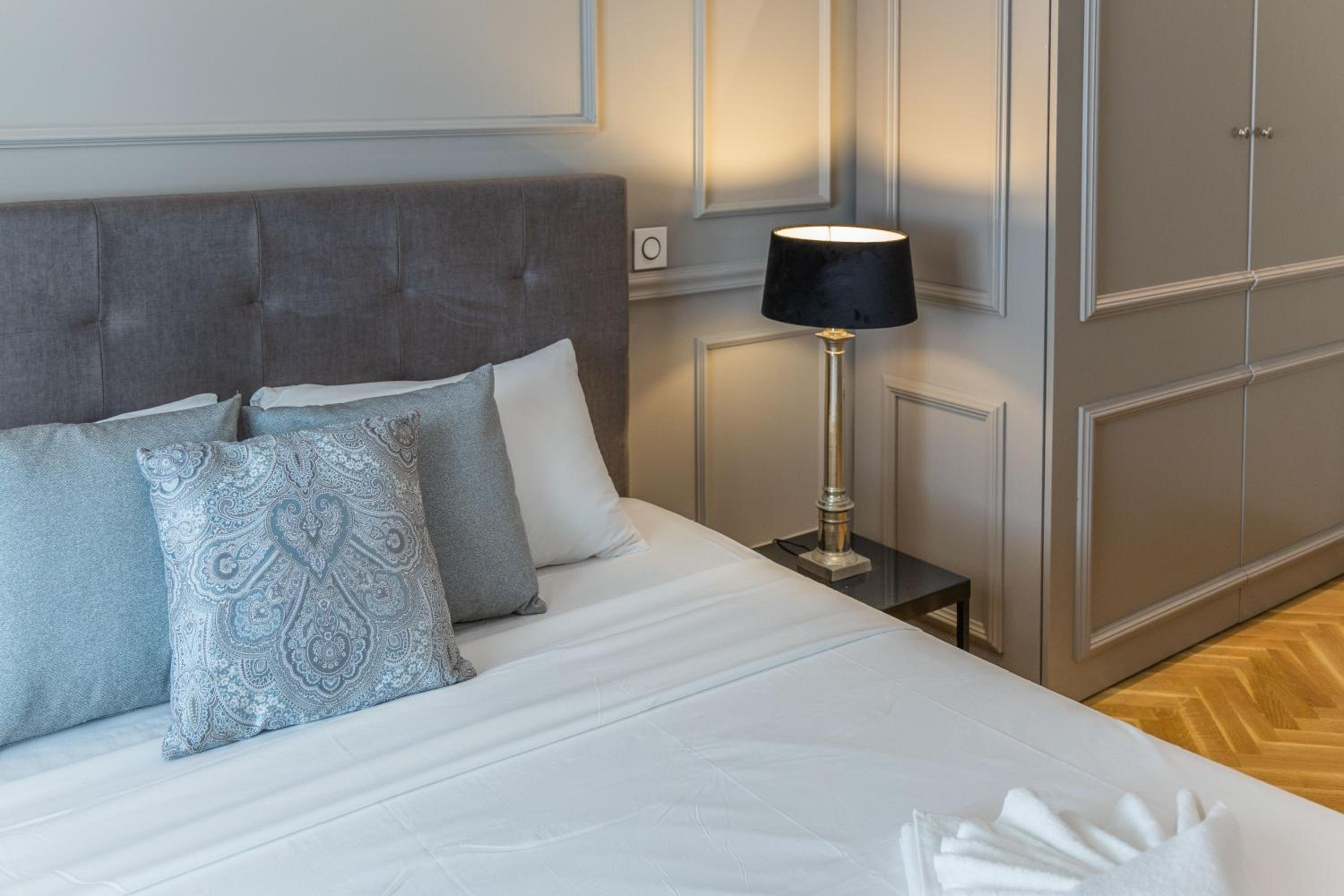 Deluxe Double Room with Balcony photo 3