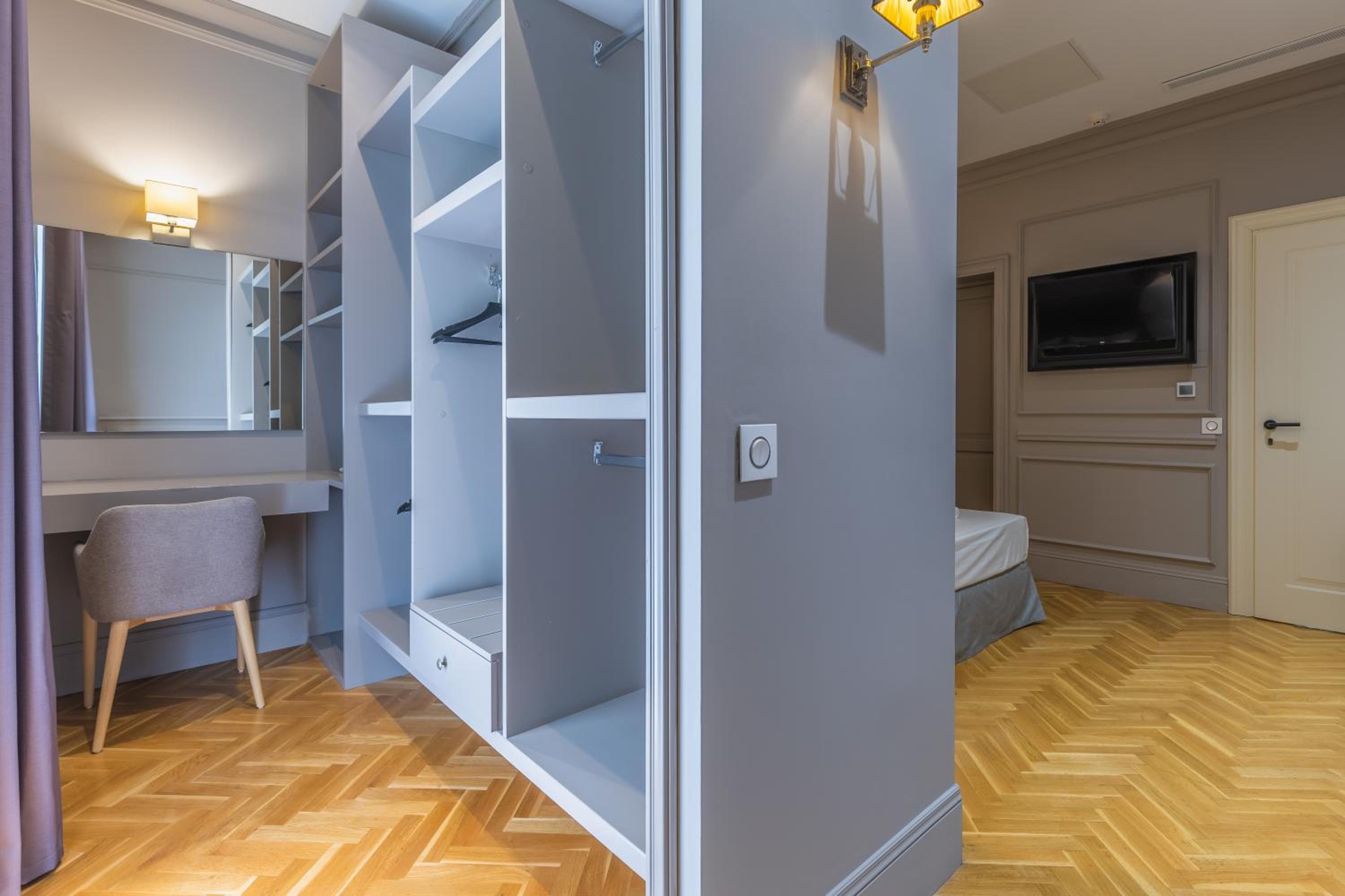 Superior Double Room - Photo 2