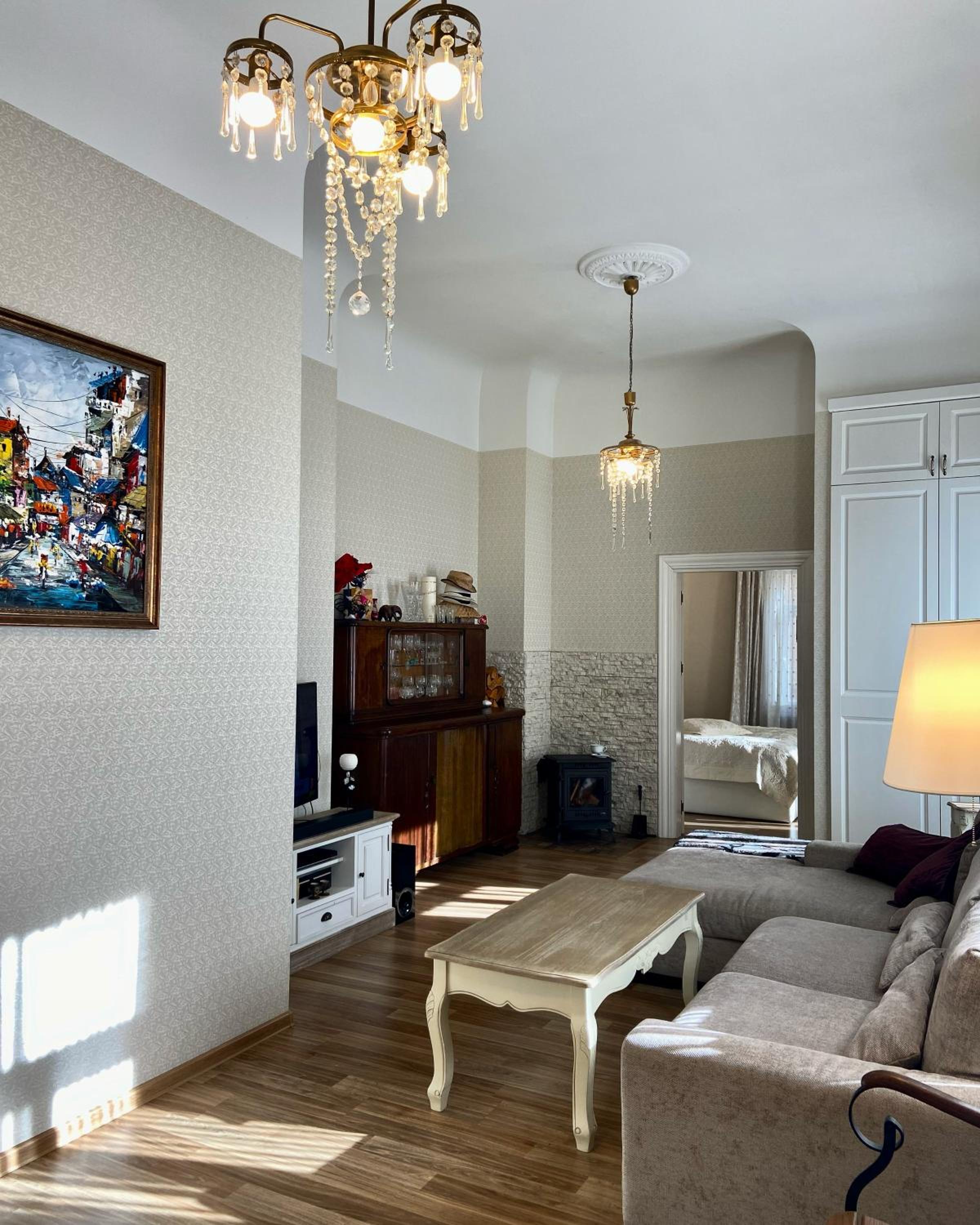 One-Bedroom Apartment photo 2