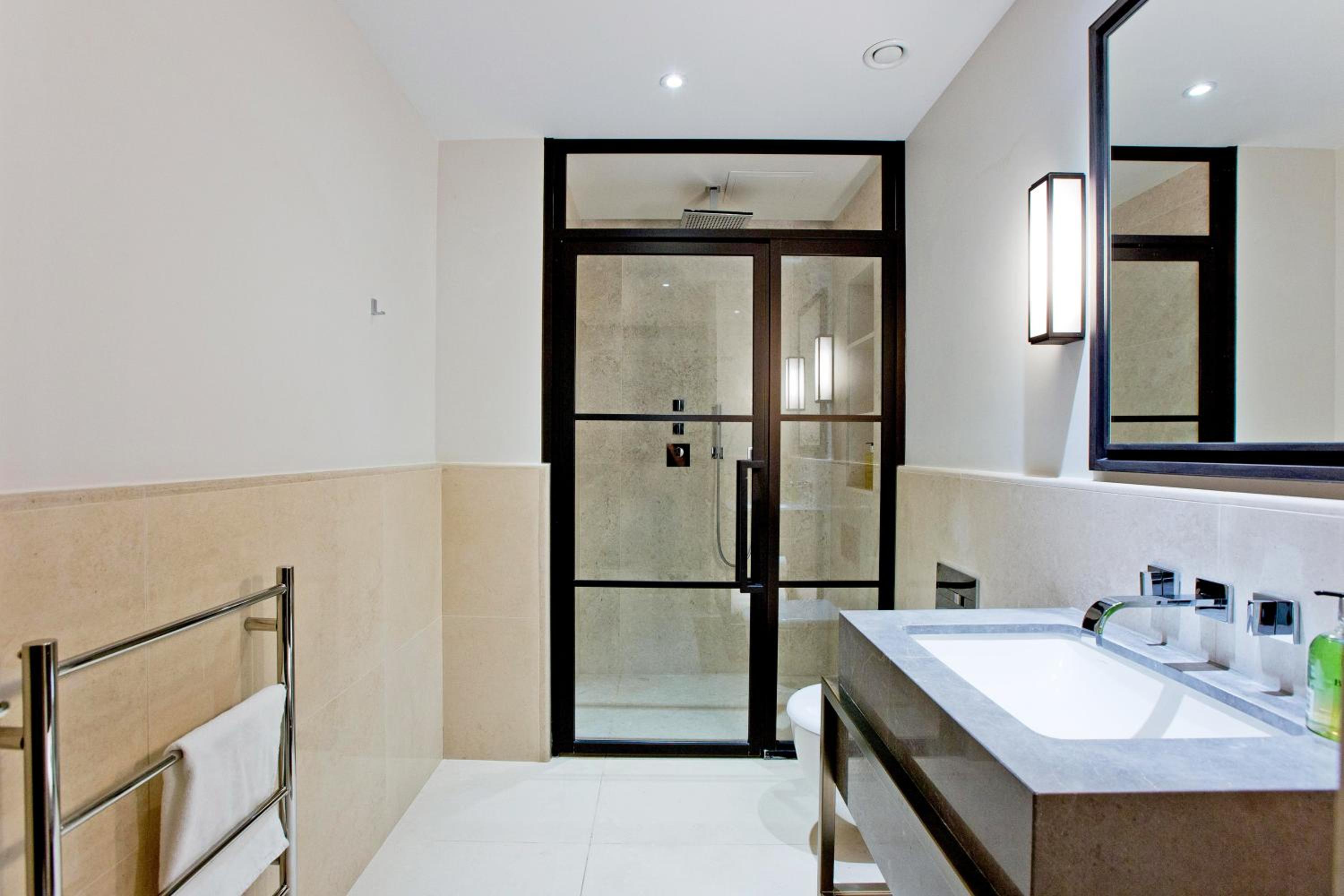 2 Bed Deluxe photo 2