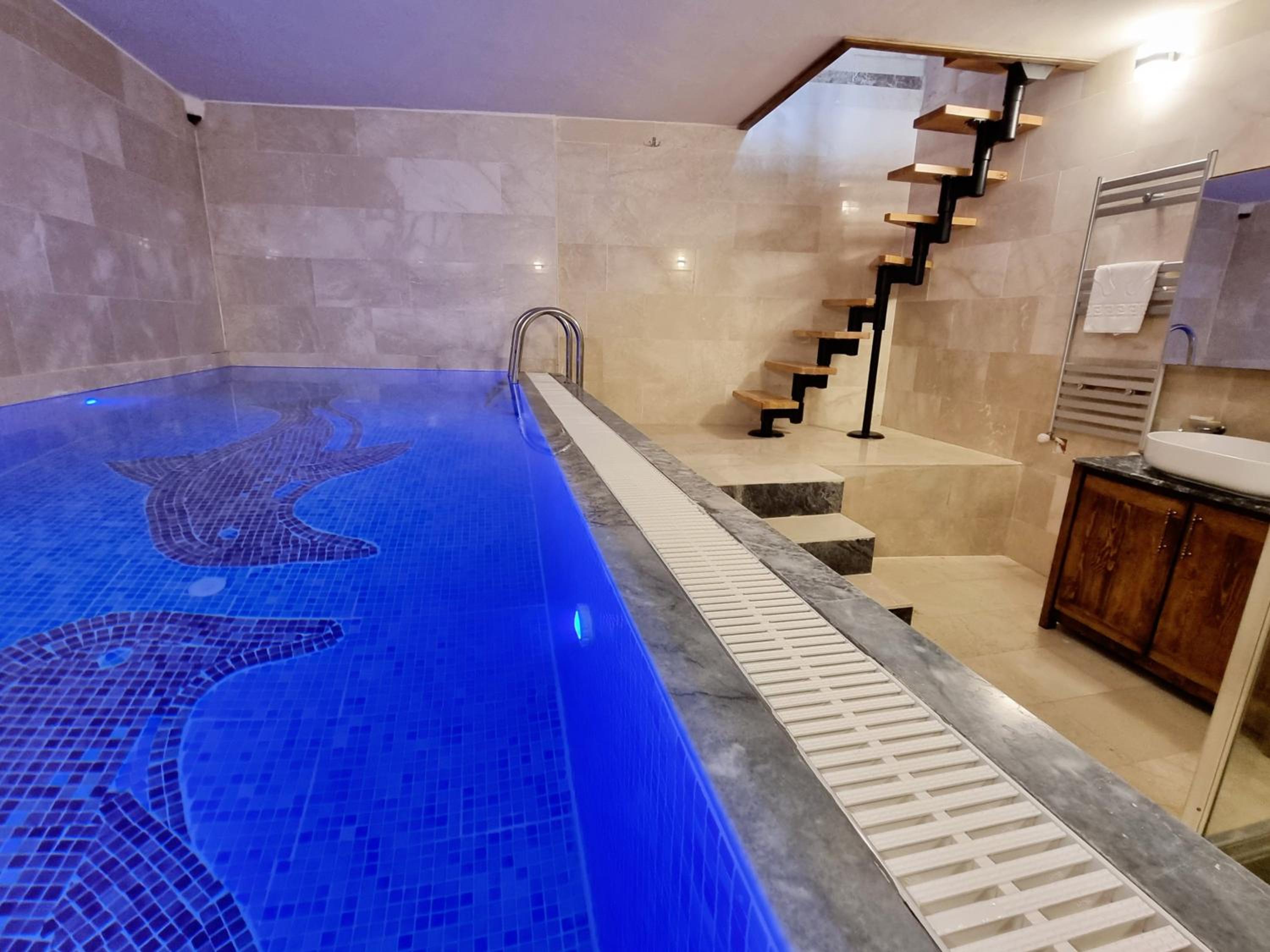 Junior Suite with Private Pool - Photo 6