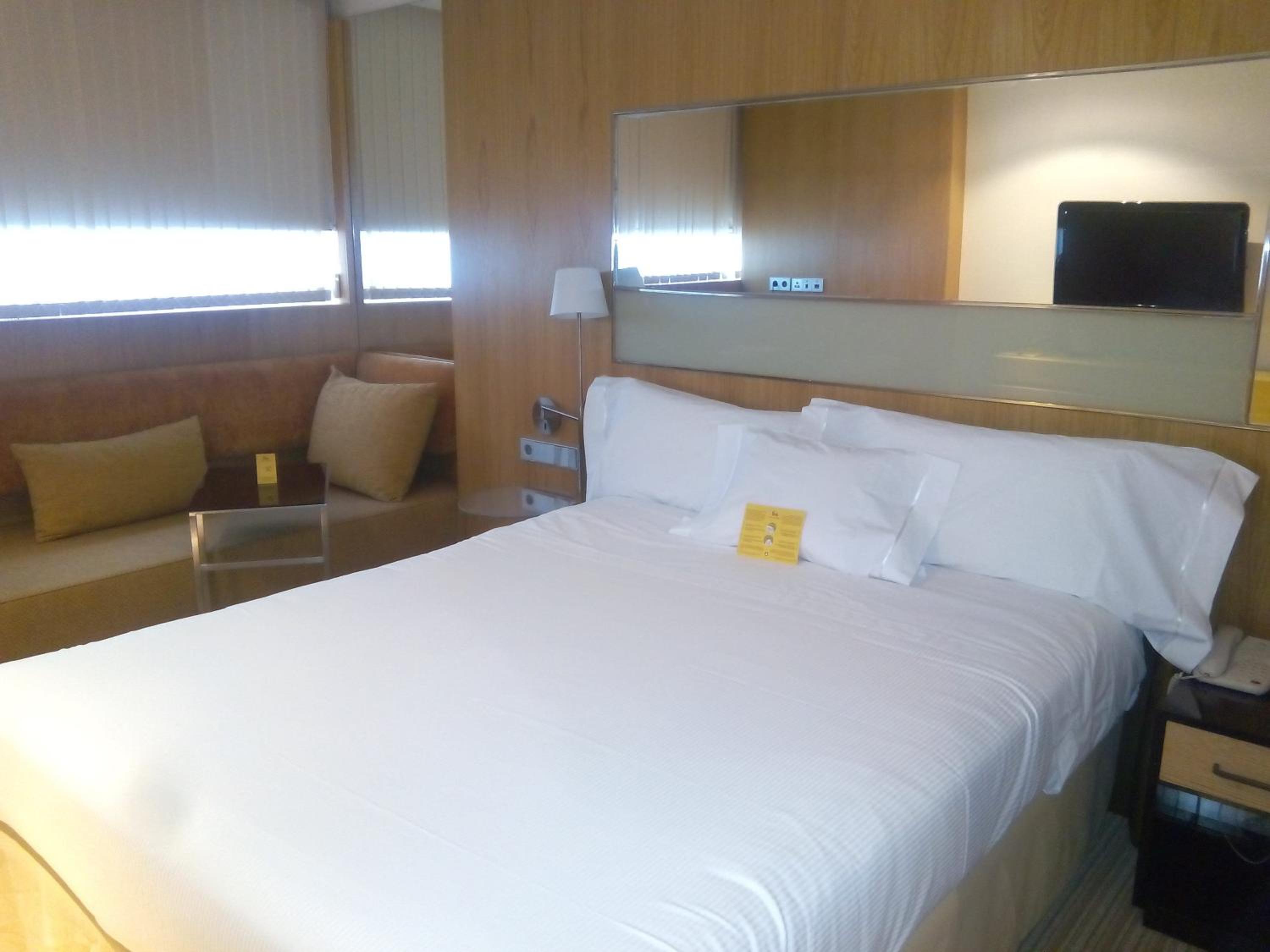 Double or Twin Room - Photo 3