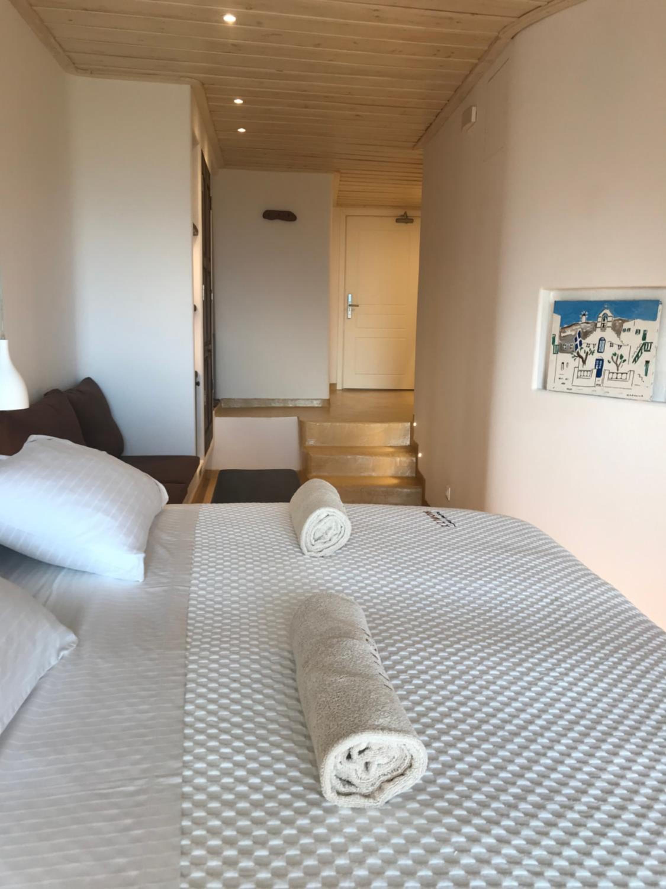 Superior Suite with Sea View - Photo 12
