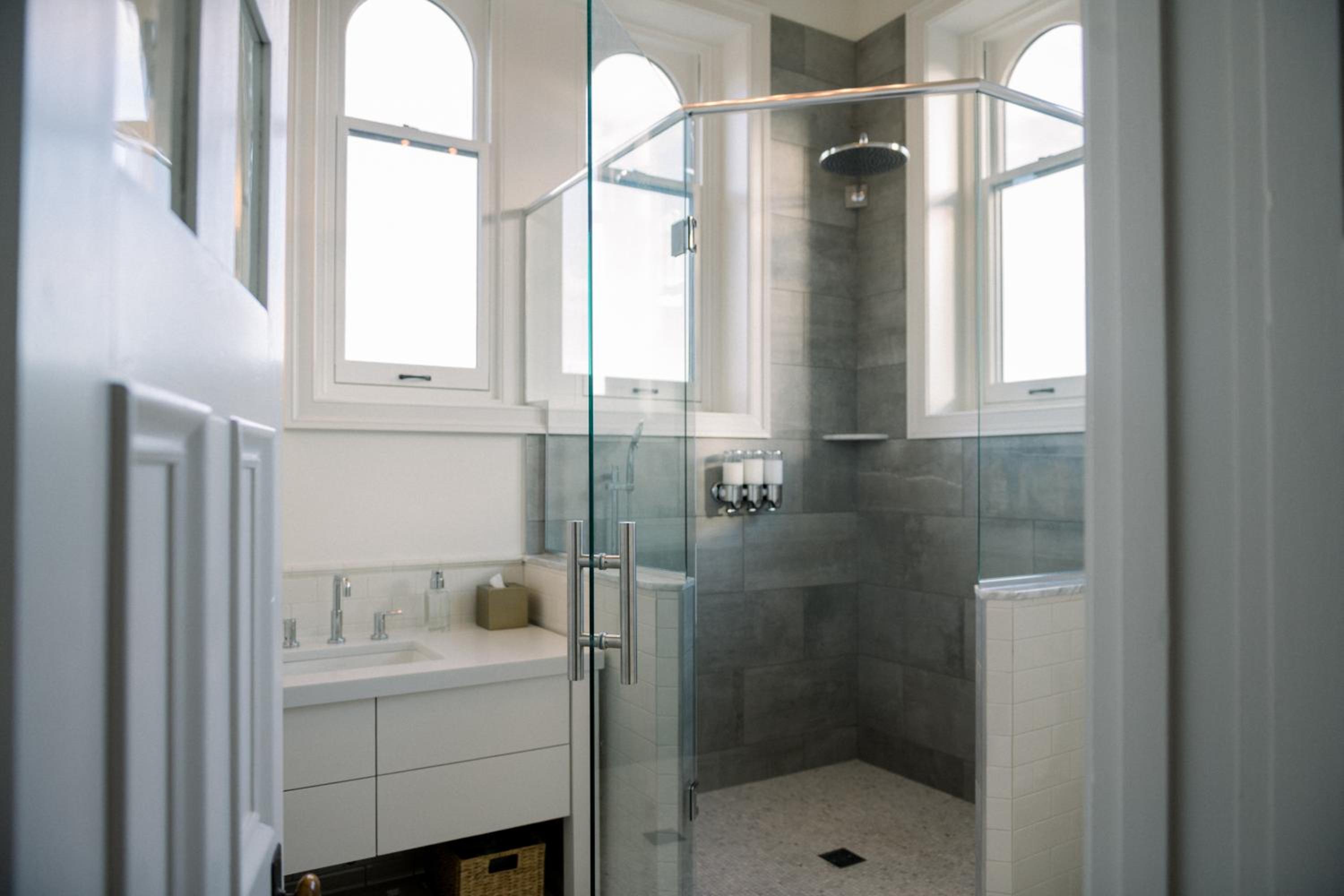 Superior King Room - Photo 7