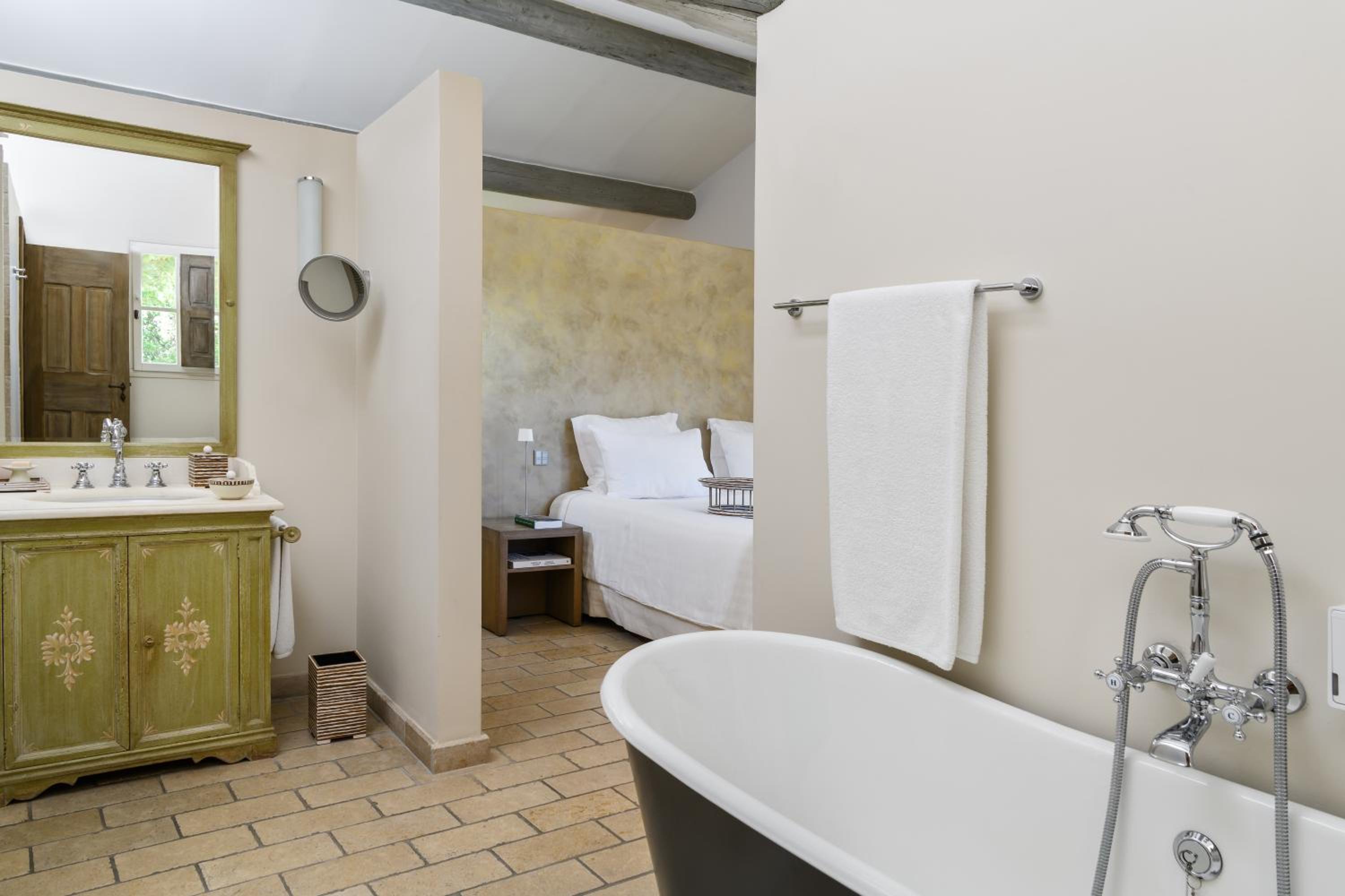 Charm Double Room - Photo 4