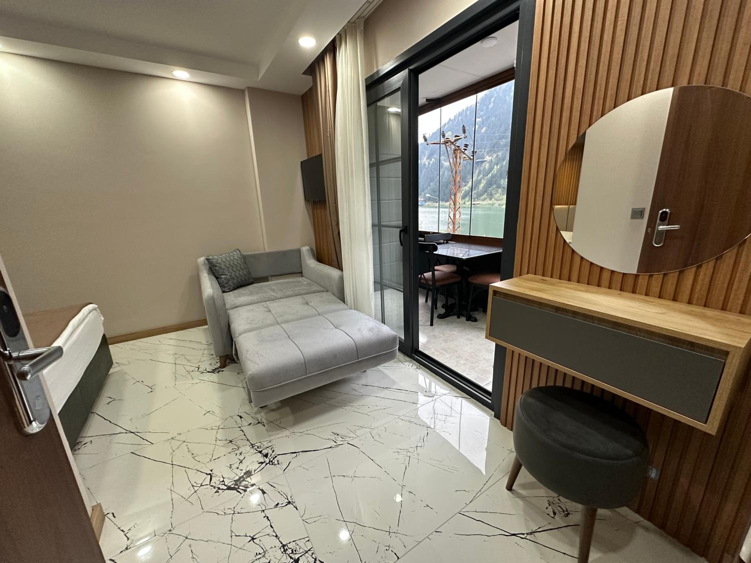 King Room with Lake View photo 3