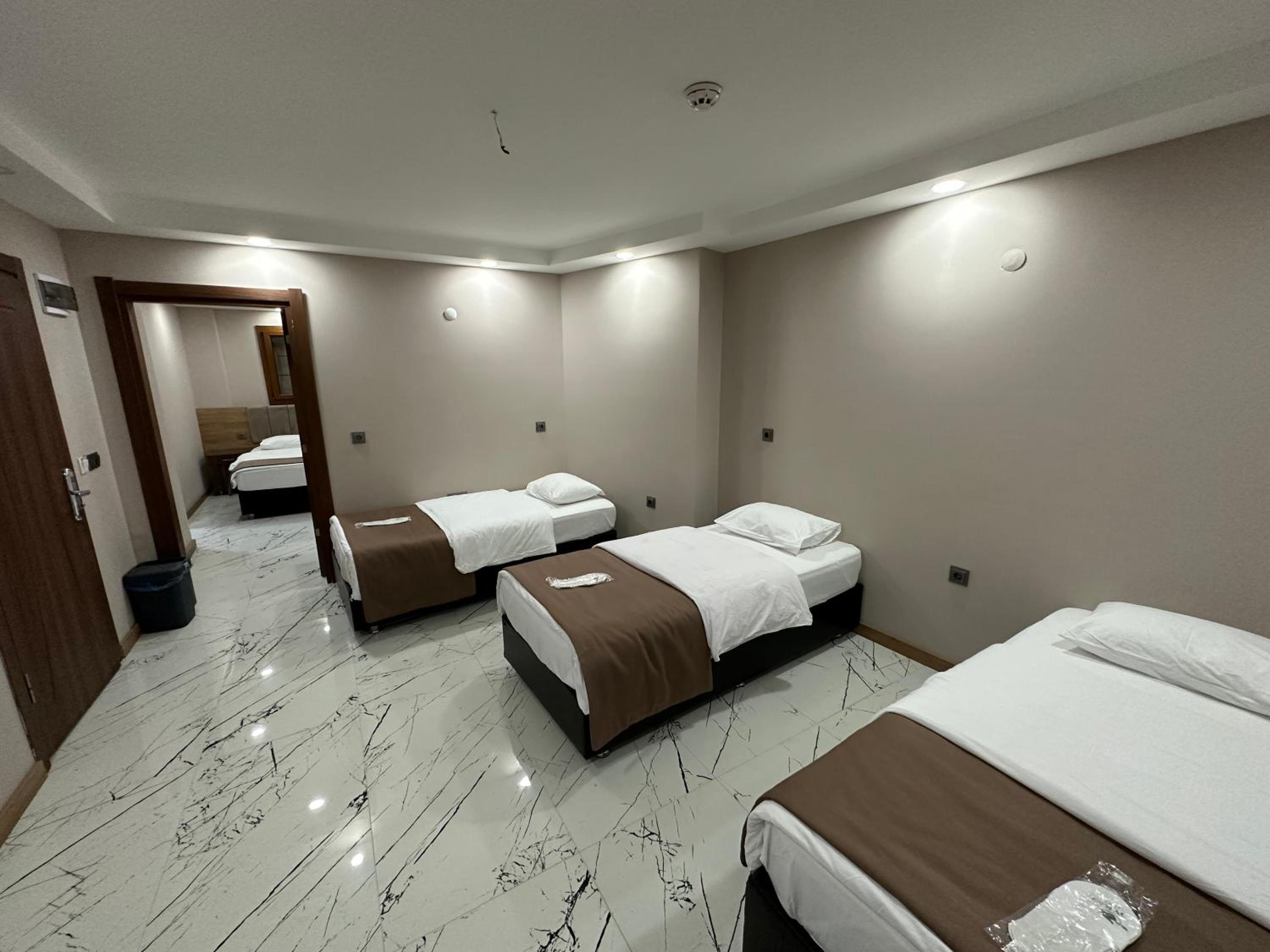 Superior Suite - Photo 1
