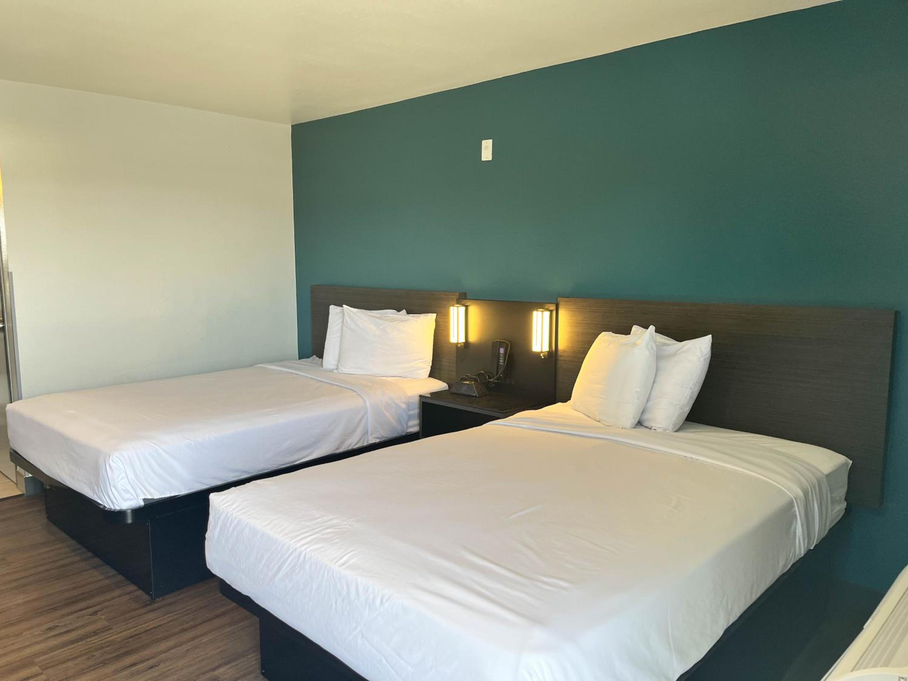 Quadruple Room - Non-Smoking - Photo 13