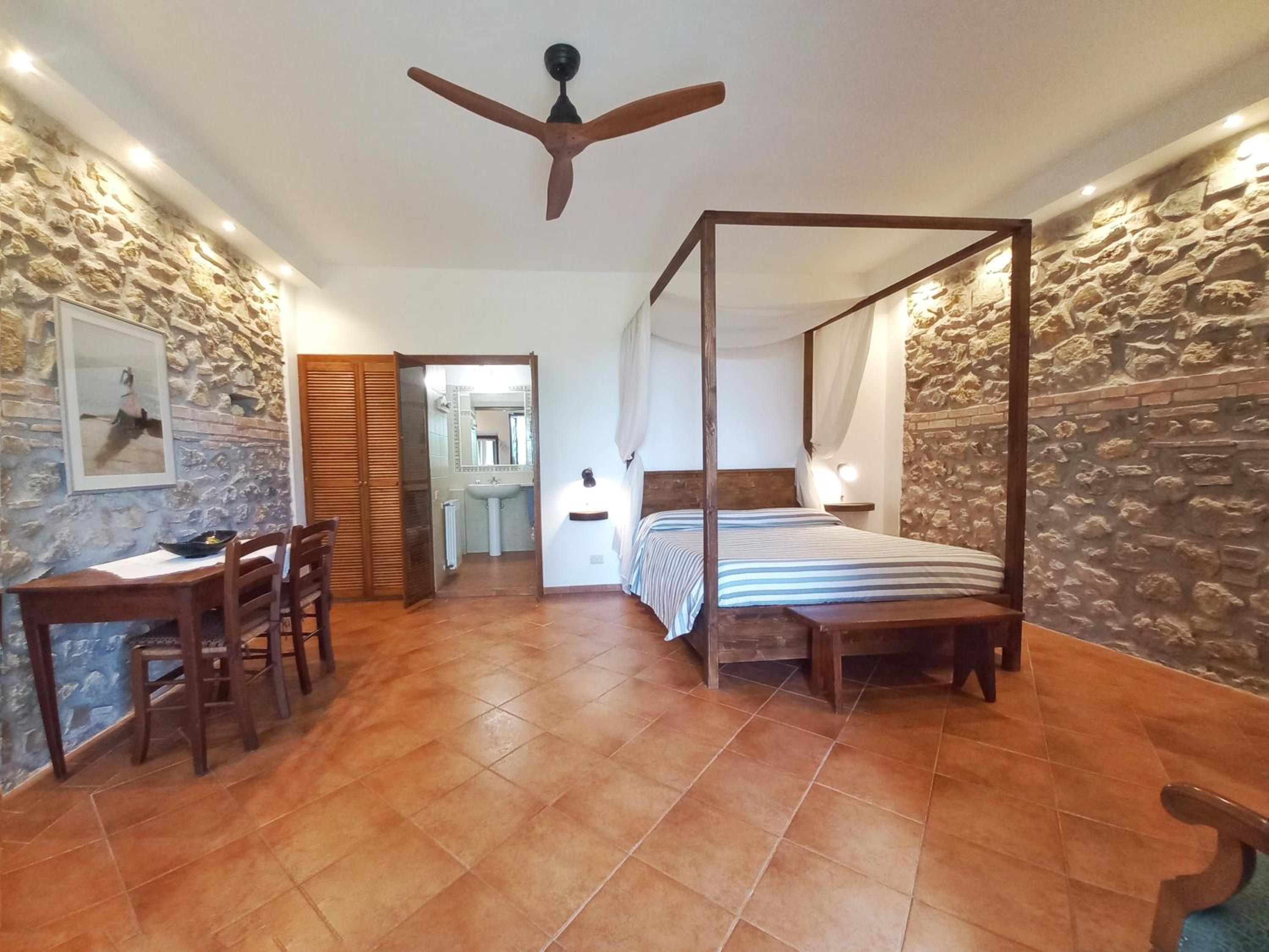 One-Bedroom Apartment with Garden View photo 3