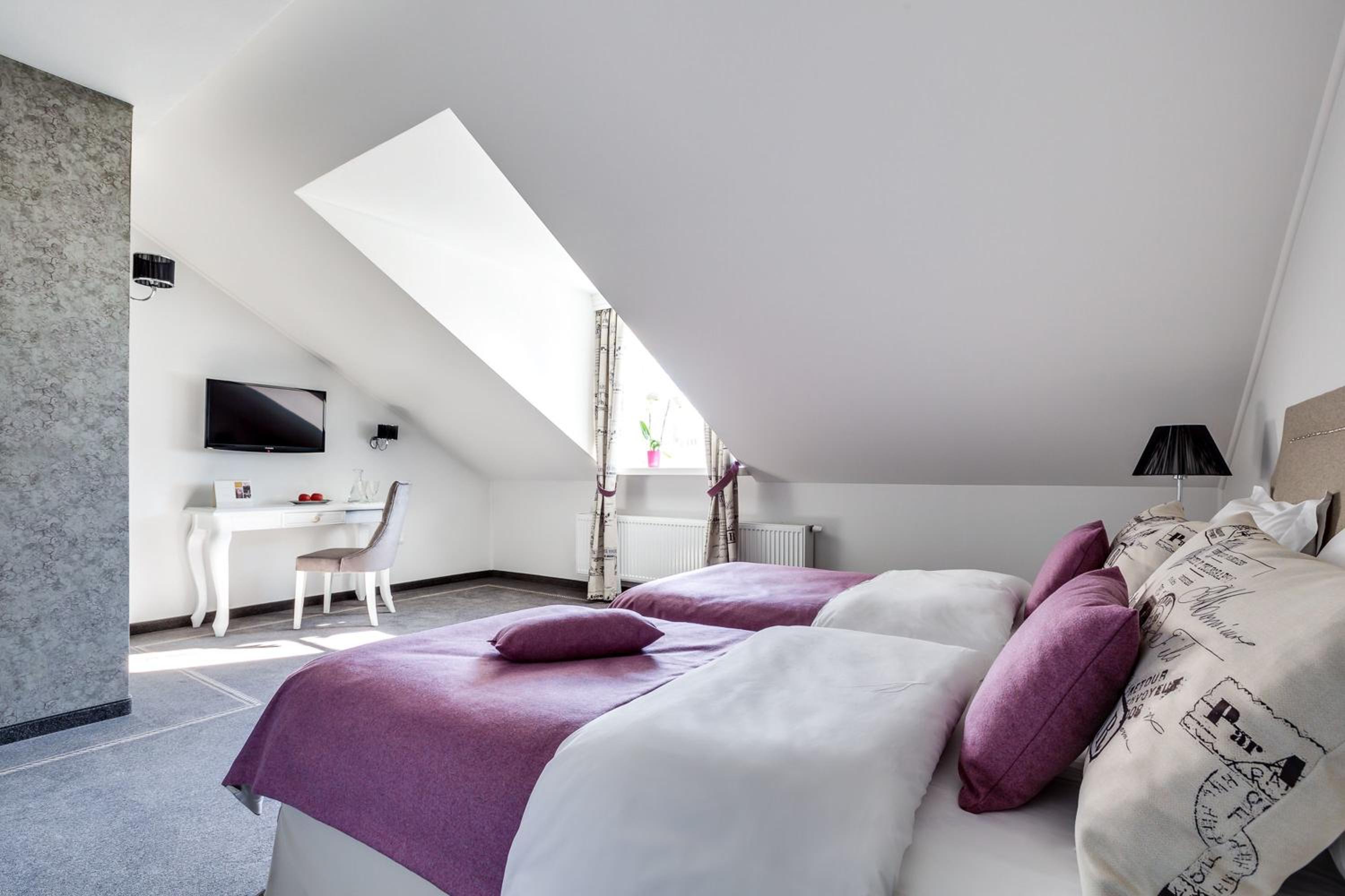 Superior Twin Room - Photo 4
