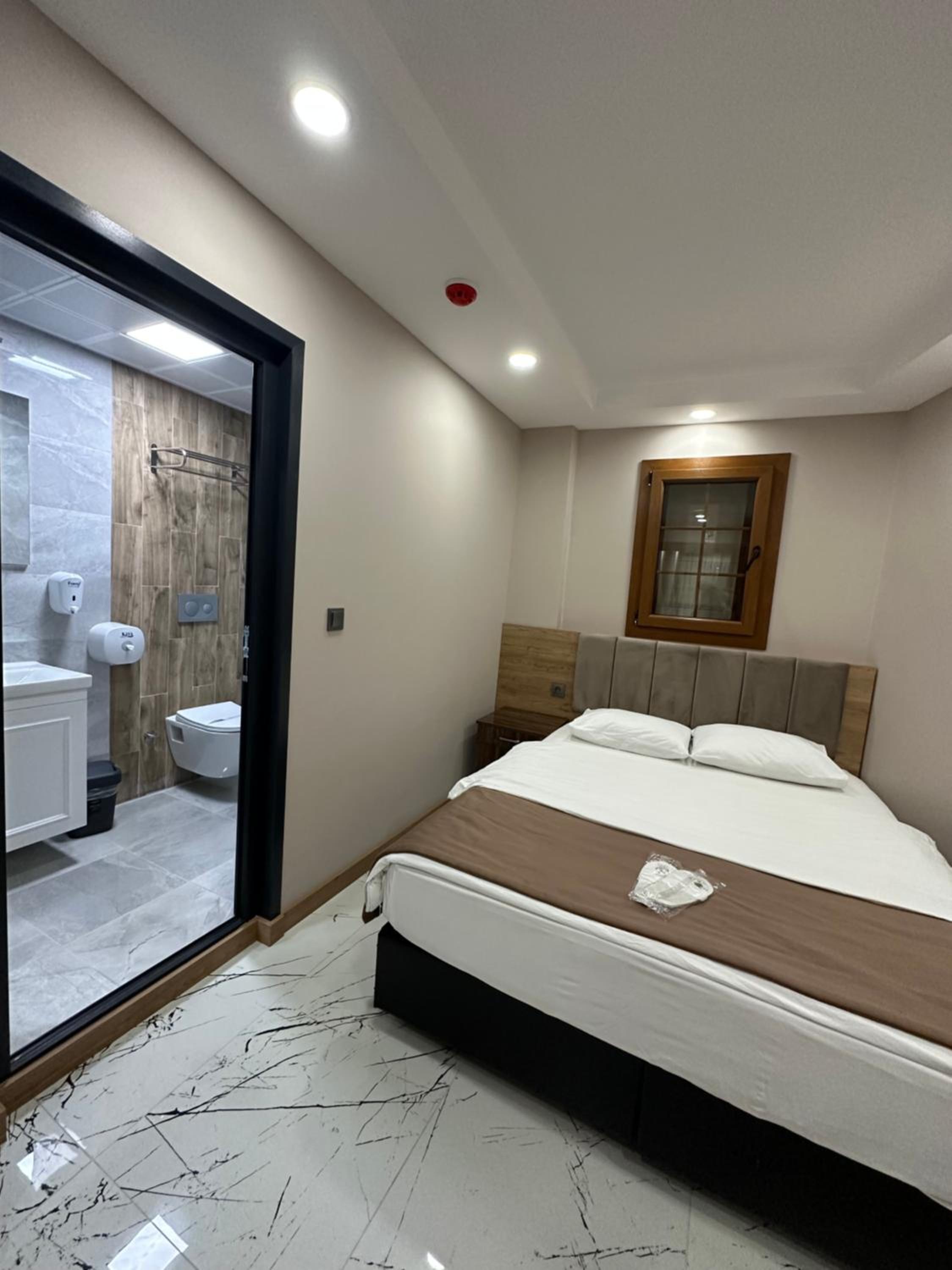 Superior Suite - Photo 5