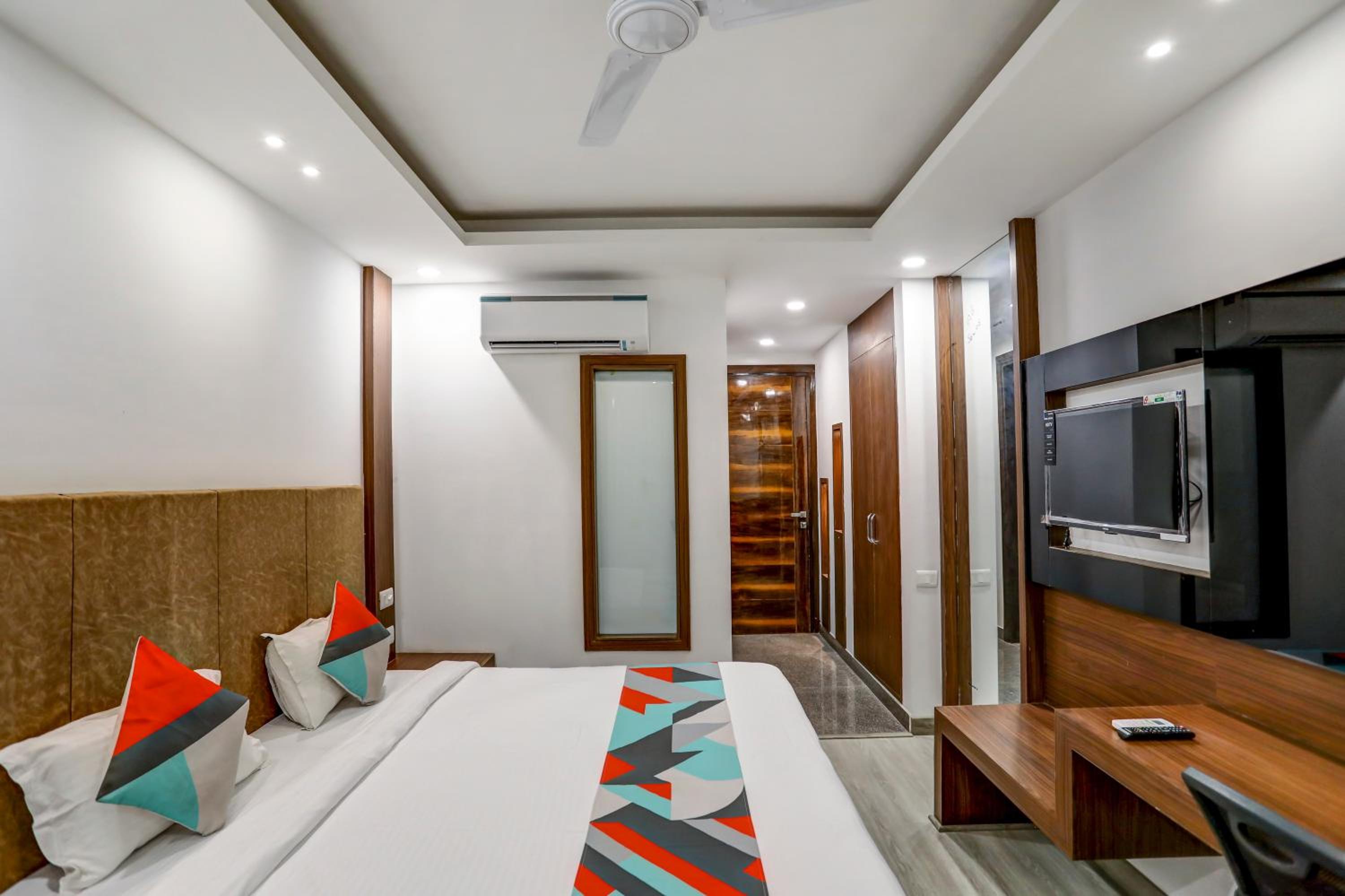 Deluxe Double or Twin Room photo 1