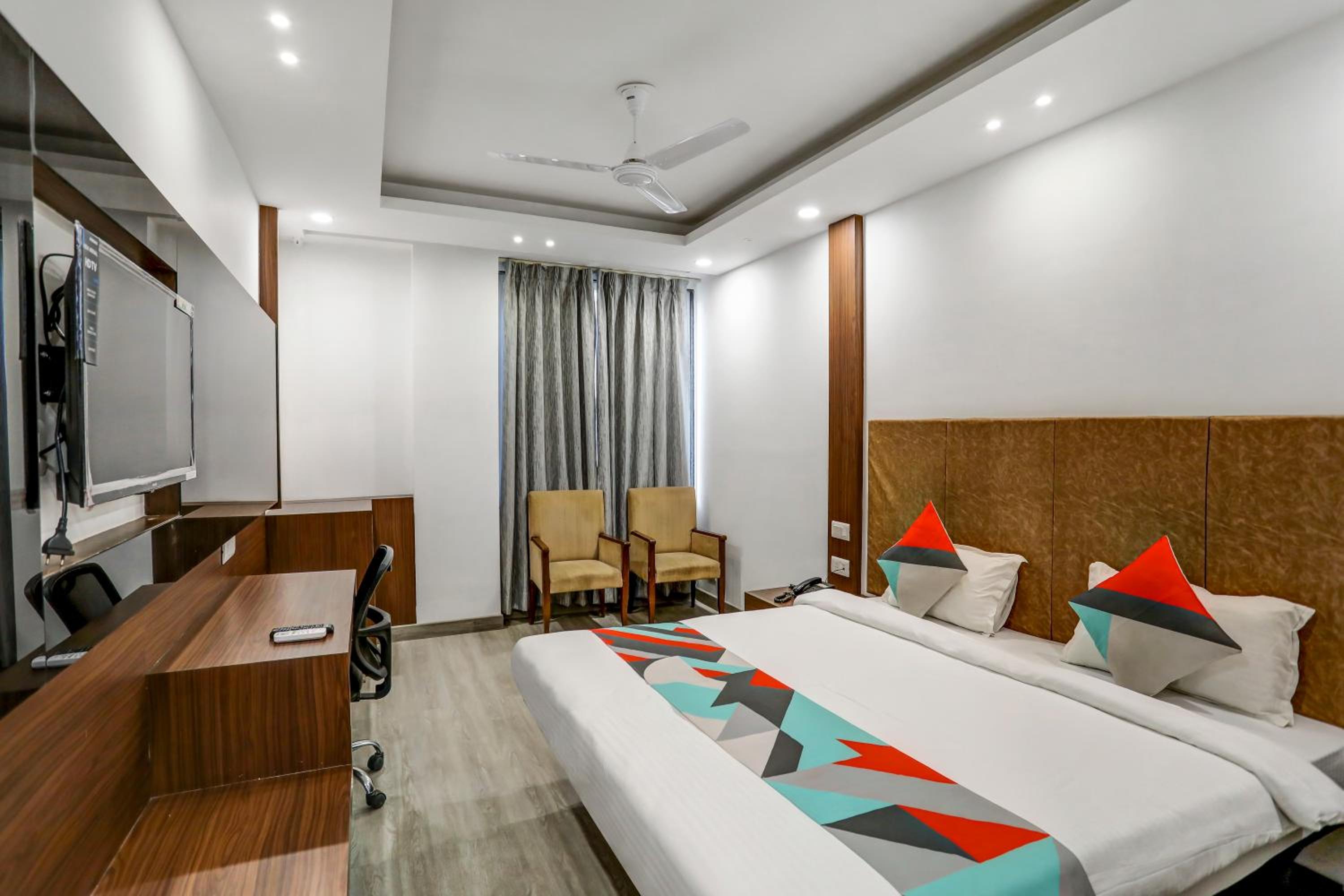 Deluxe Double or Twin Room photo 2