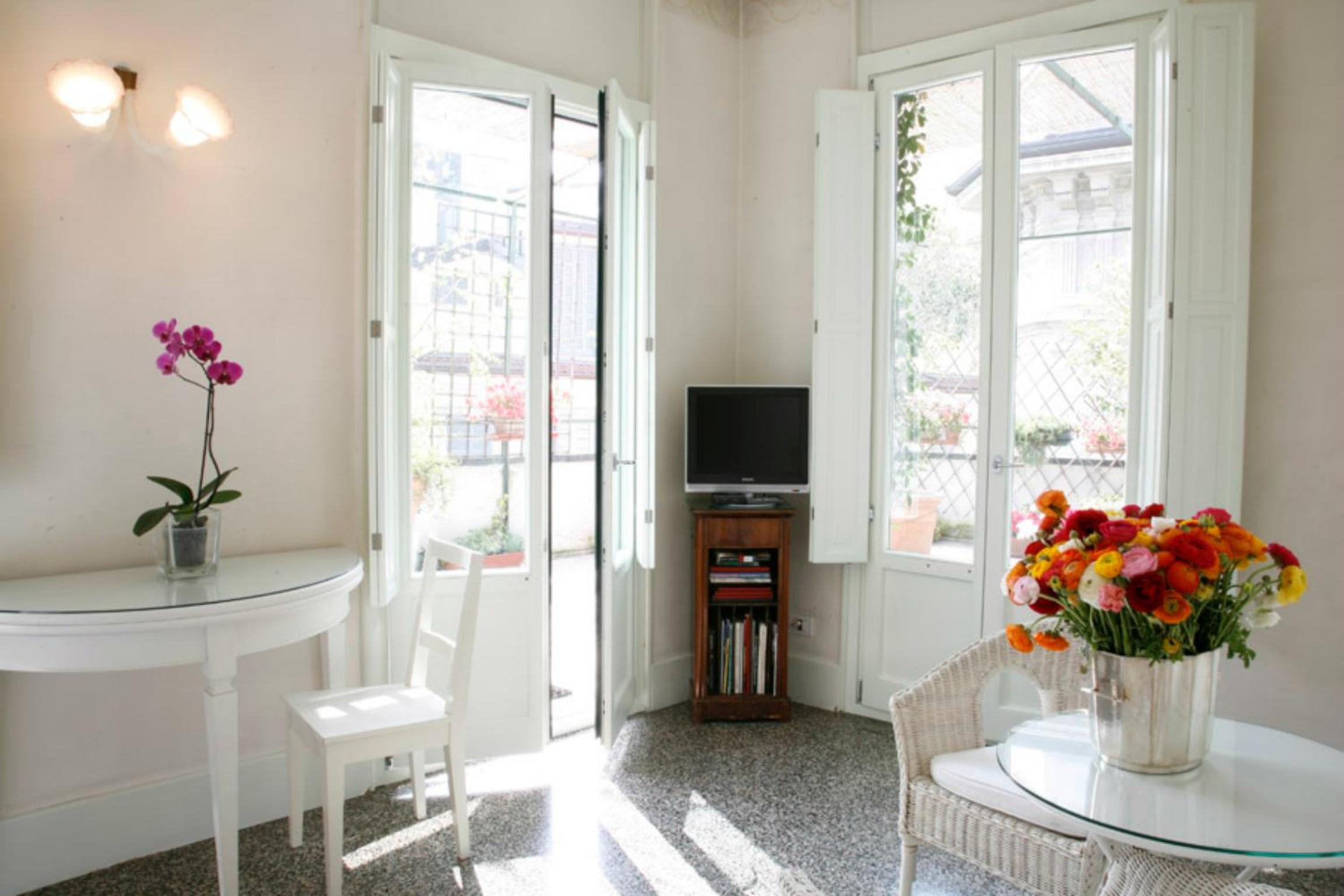 Deluxe Double Room with Terrace