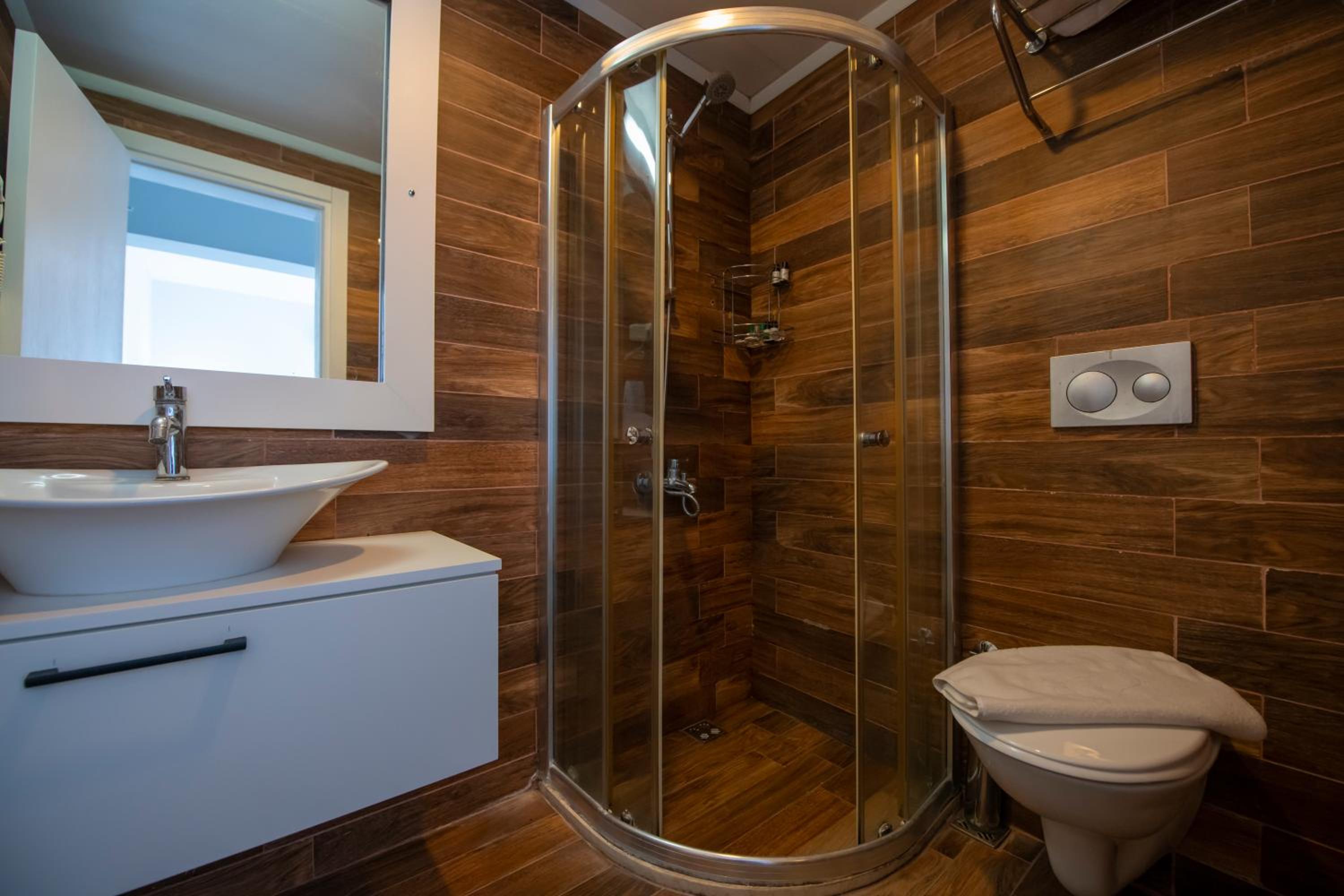 Standard Double Room - Photo 7