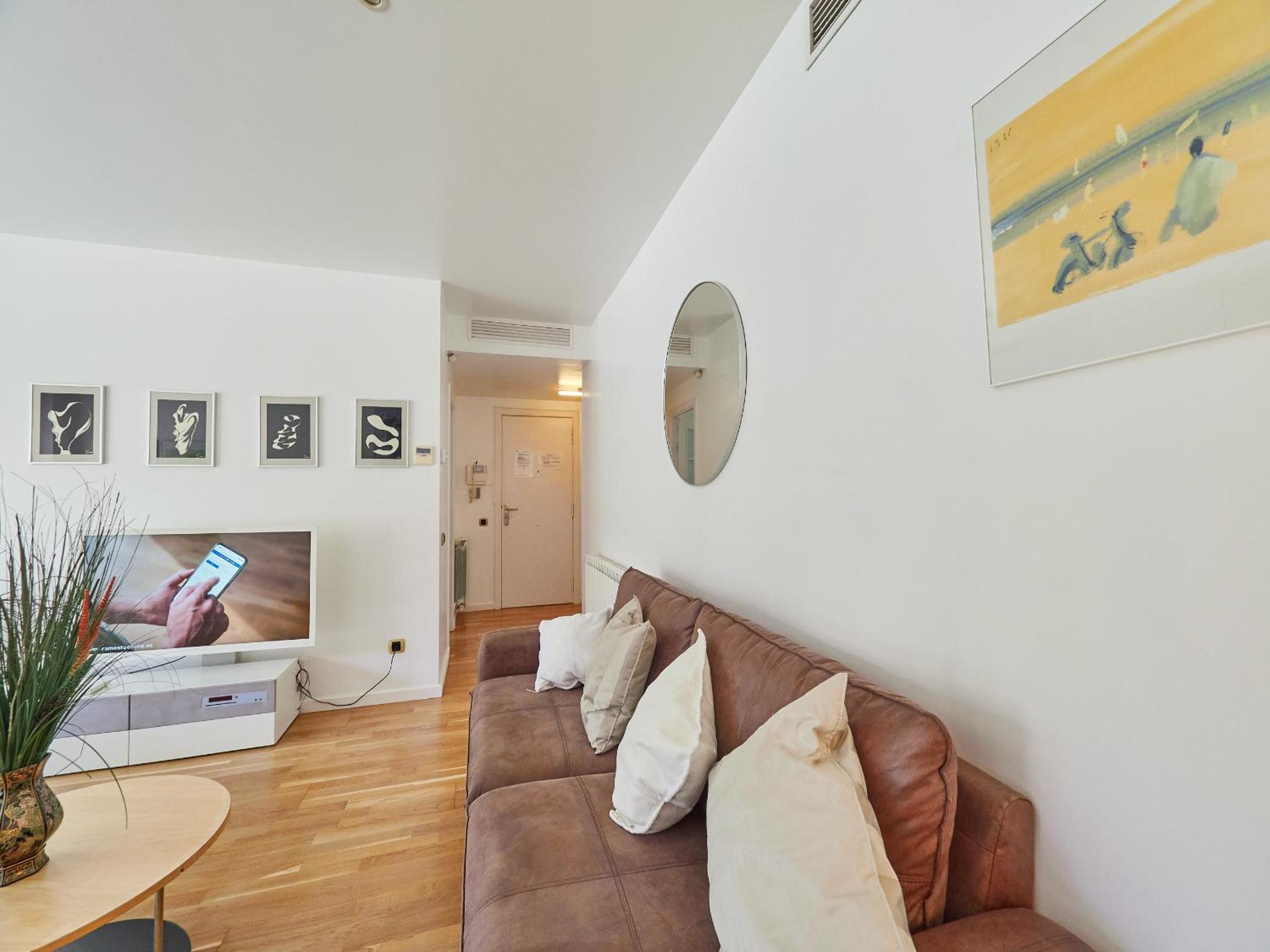 Apartamento de tres habitaciones con piscina - Ramón Turró, 52