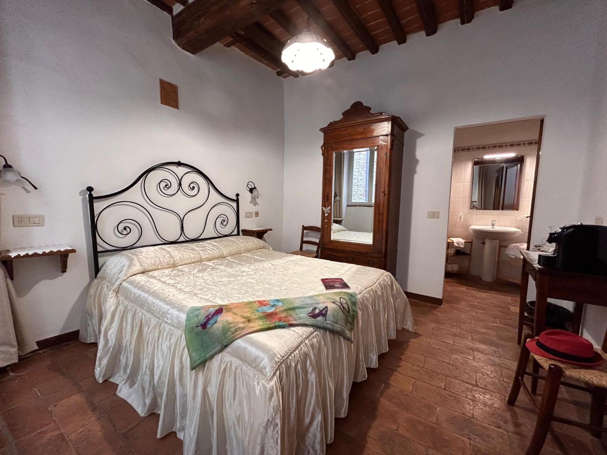 Small Double Room photo 1