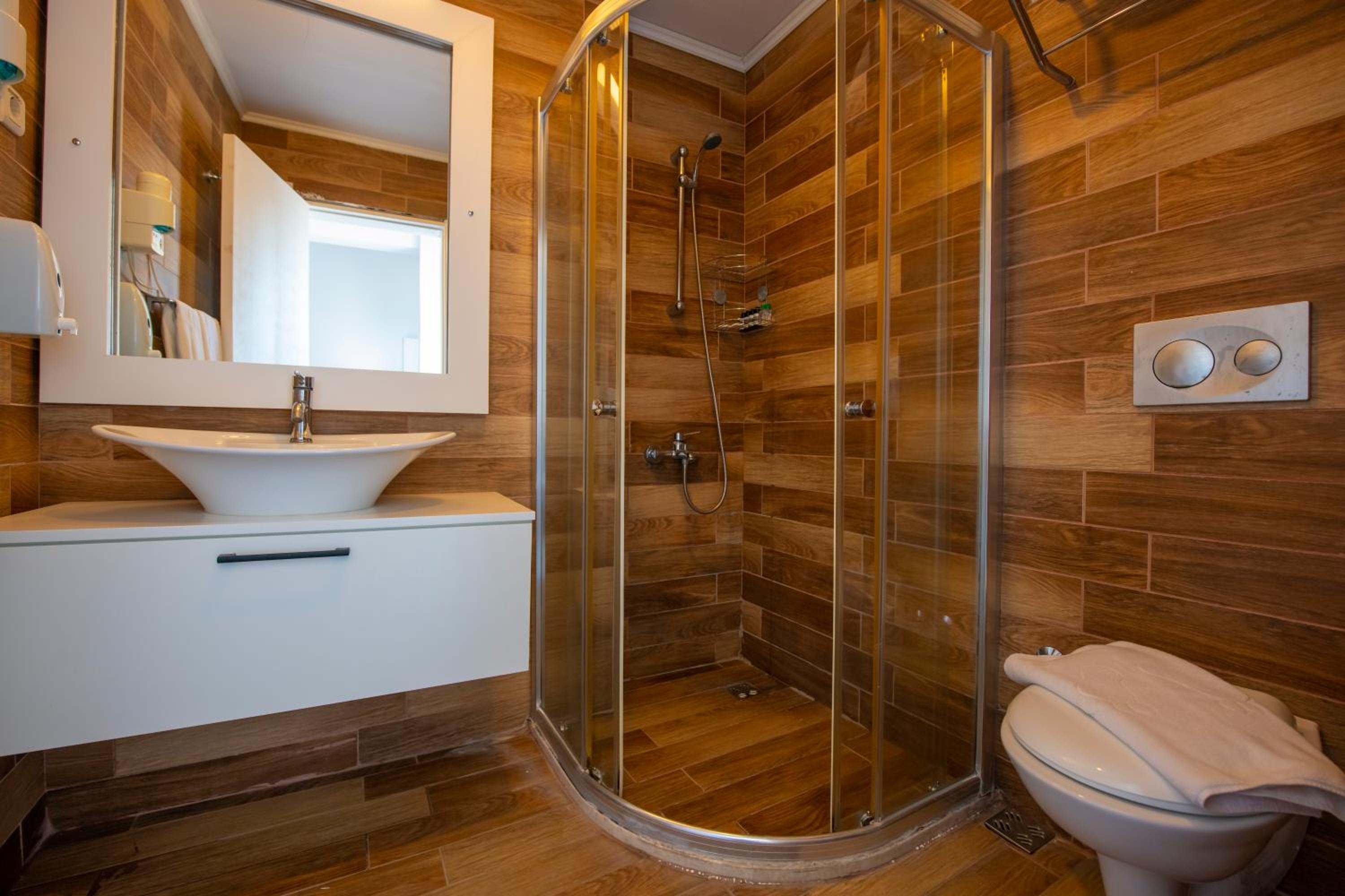 Standard Twin Room - Photo 4