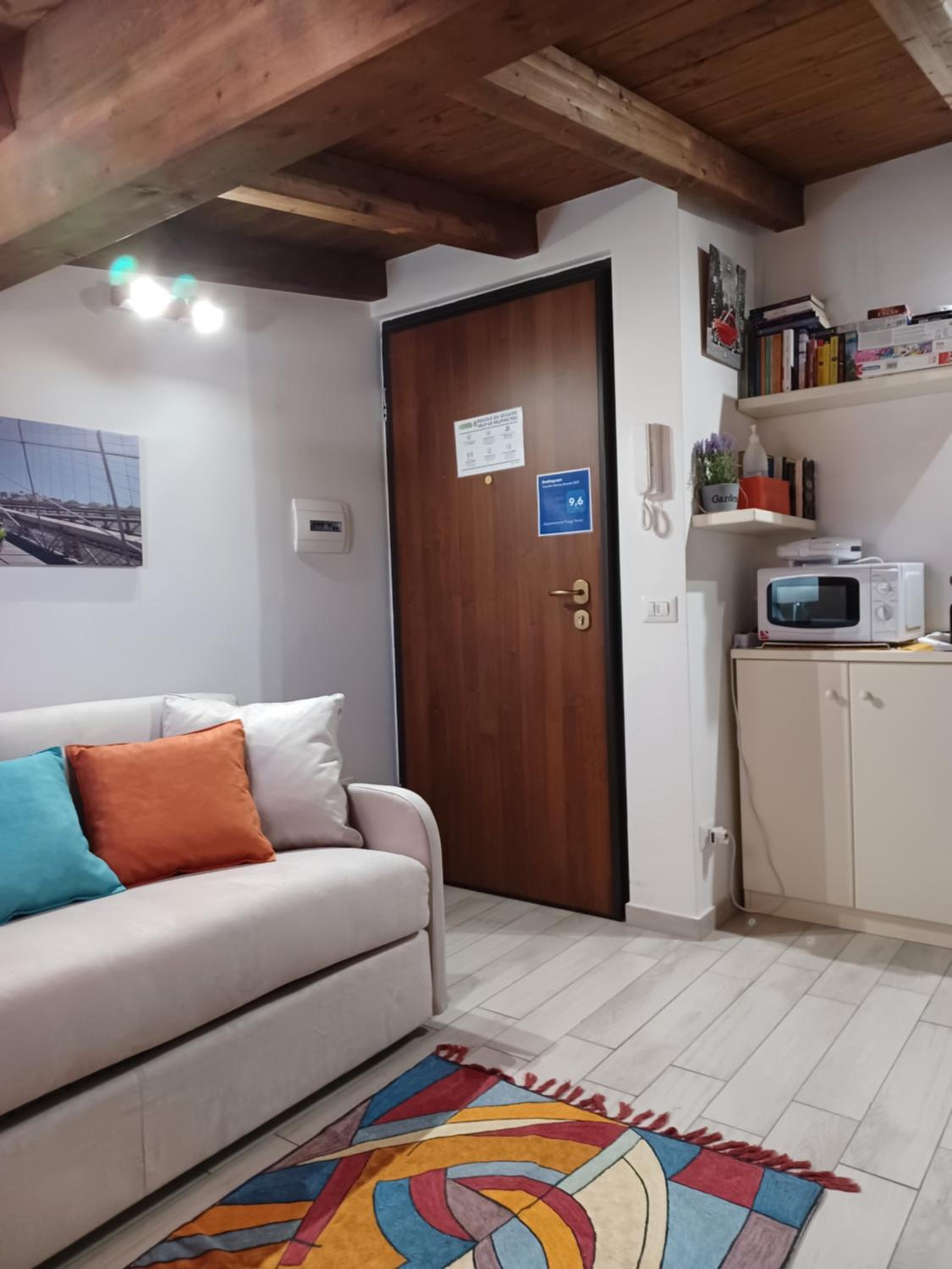 One-Bedroom Apartment photo 2