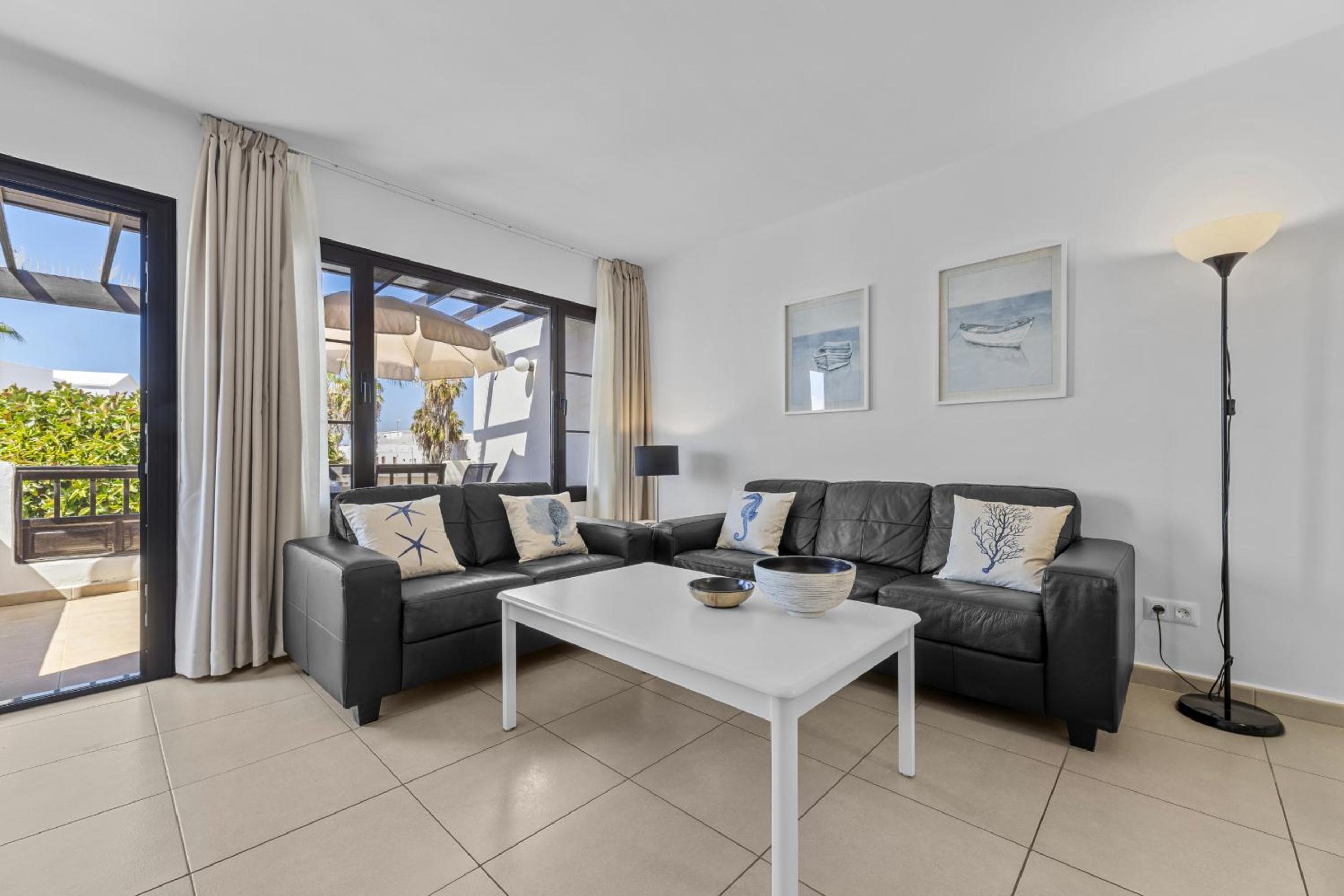 Apartment with Sea View photo 2
