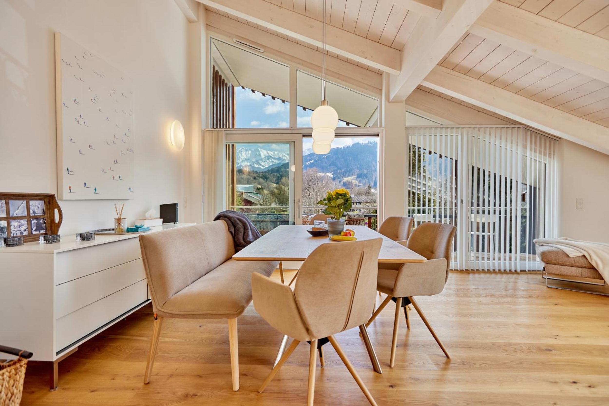 Apartment with Mountain View photo 3