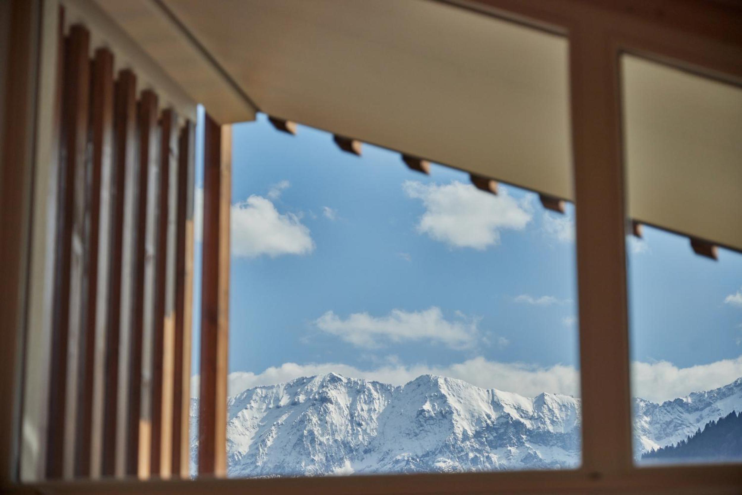 Apartment with Mountain View photo 2