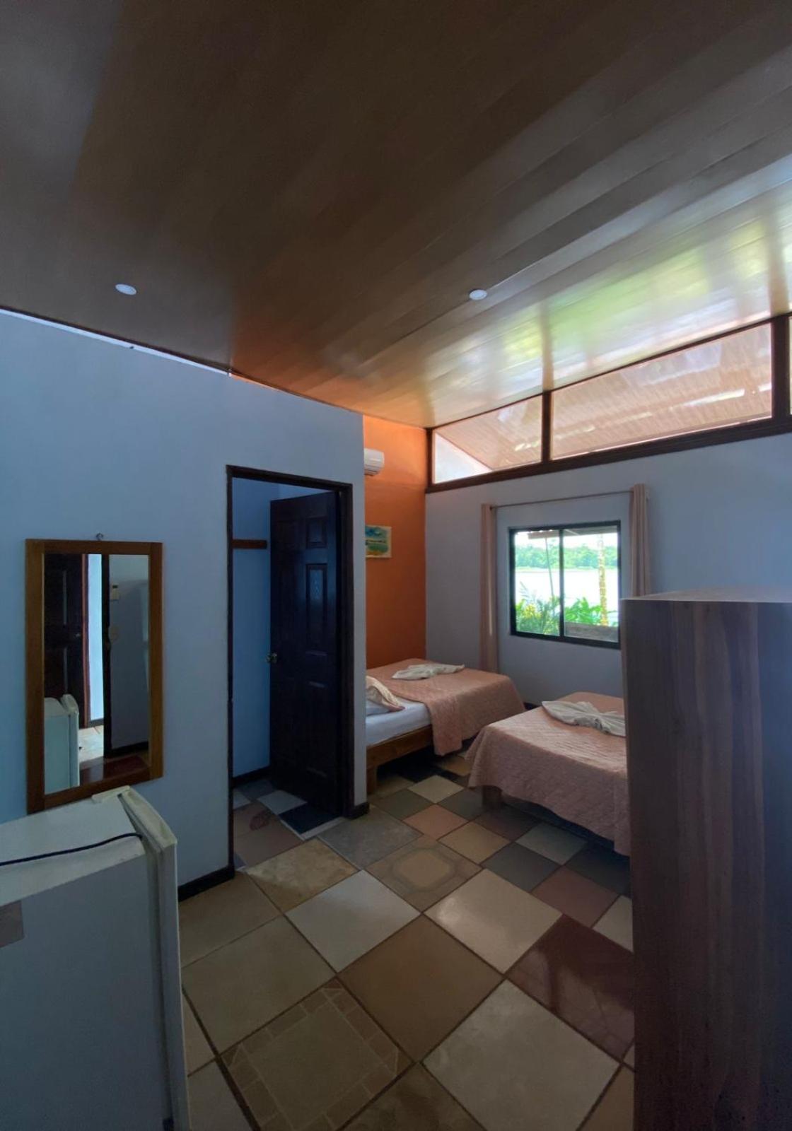 Quadruple Room with Lake View photo 3
