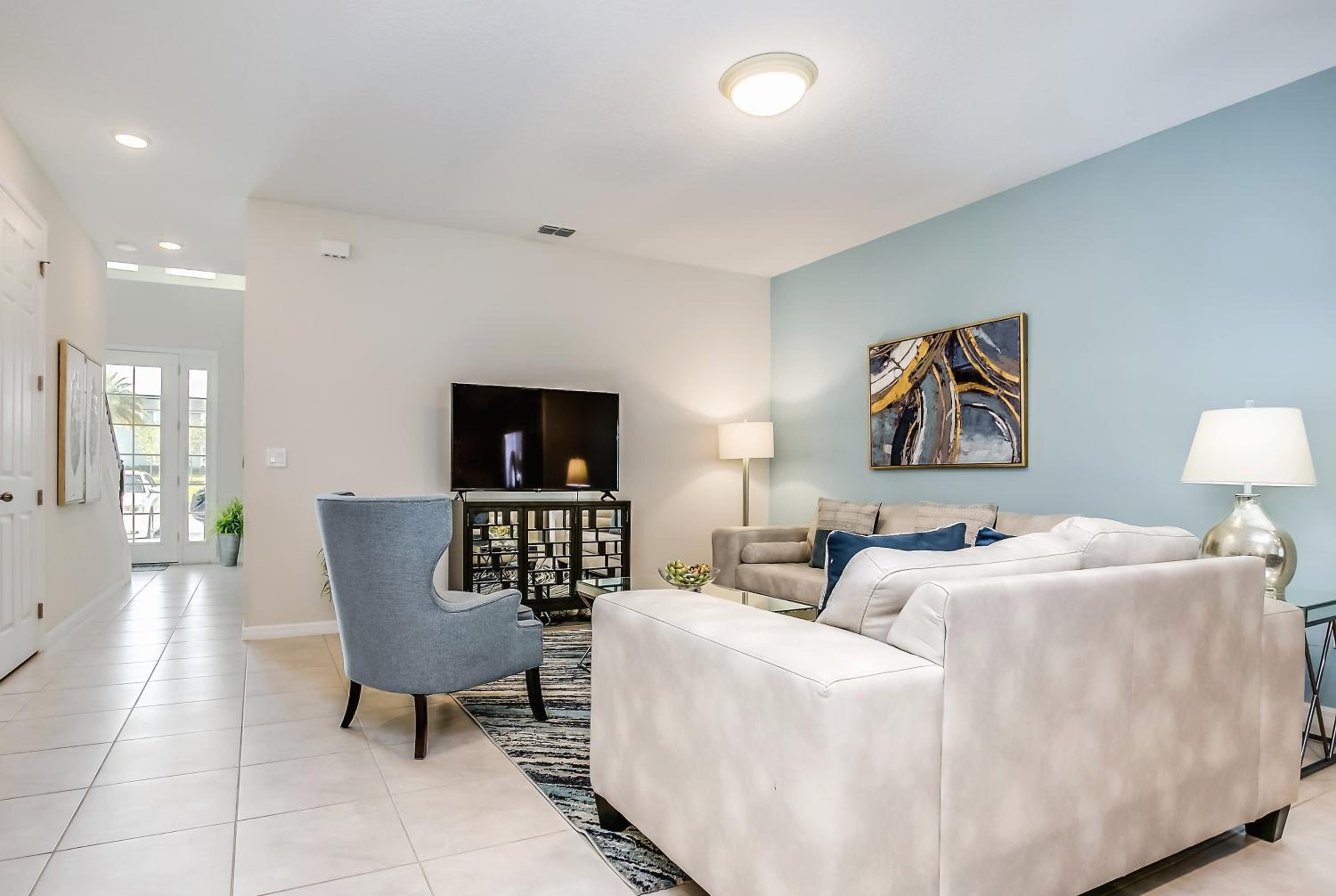 Four-Bedroom House - Photo 9