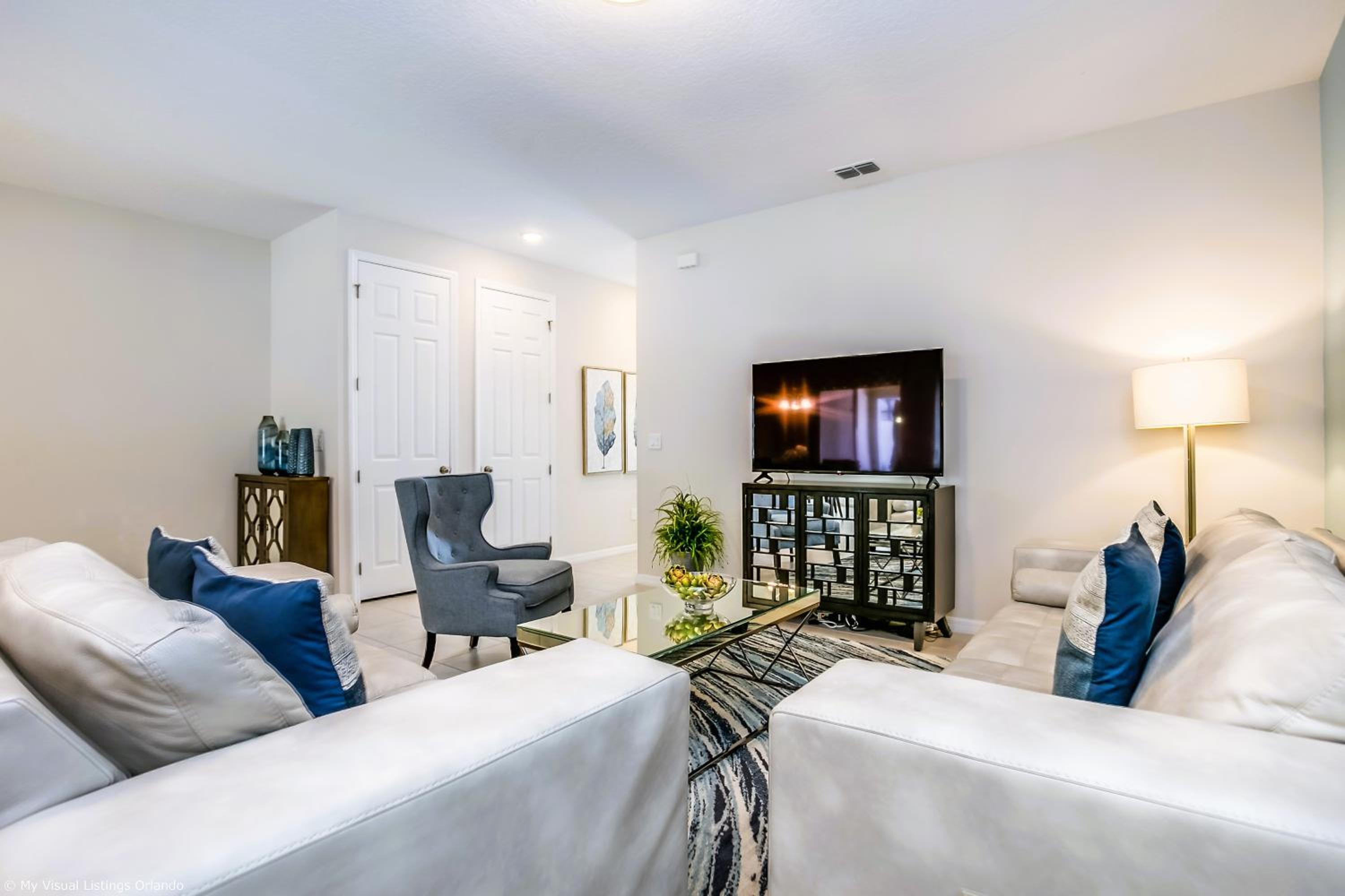 Four-Bedroom House - Photo 8
