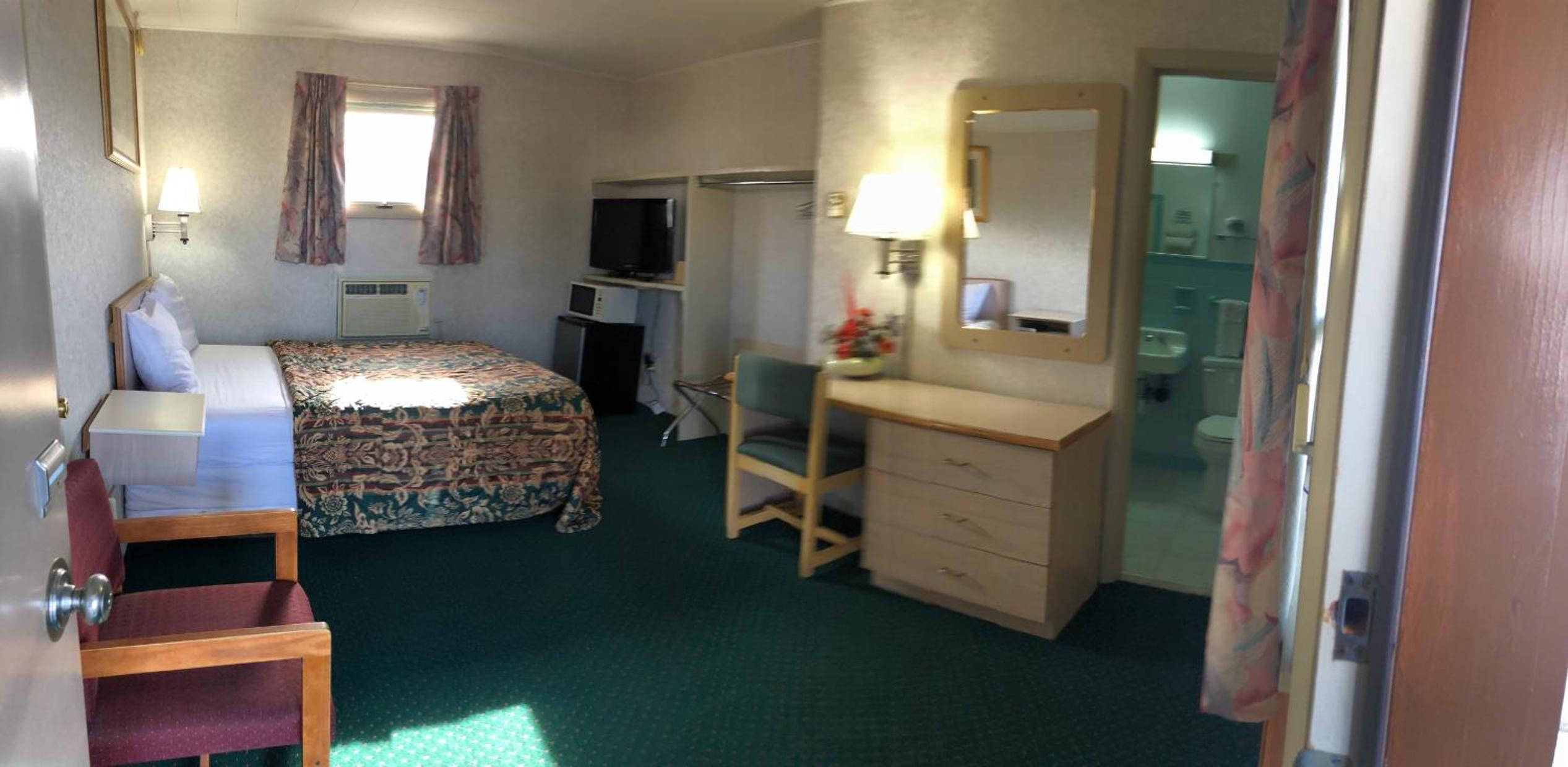 Queen Room photo 3