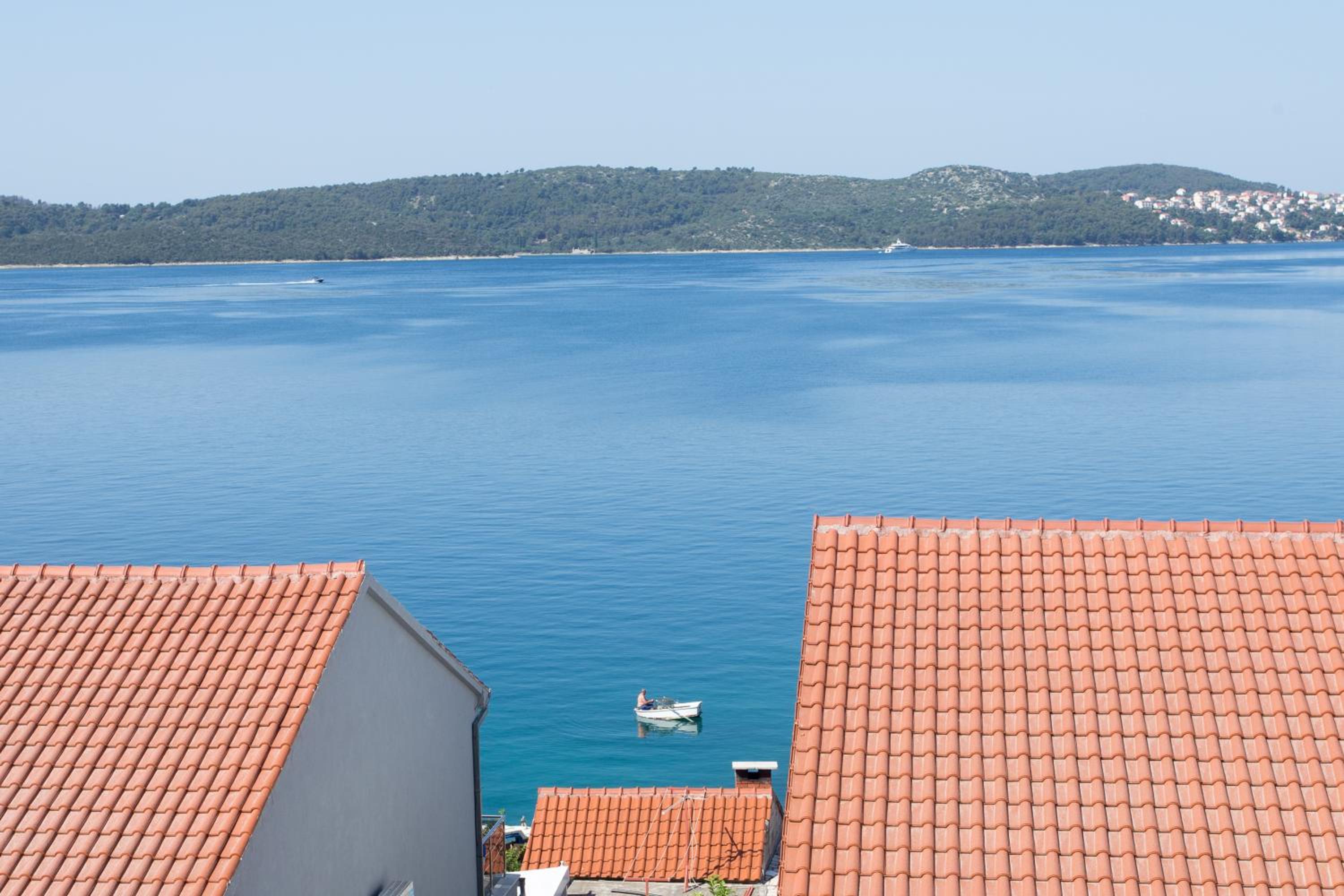 Apartment with Sea View - Photo 2