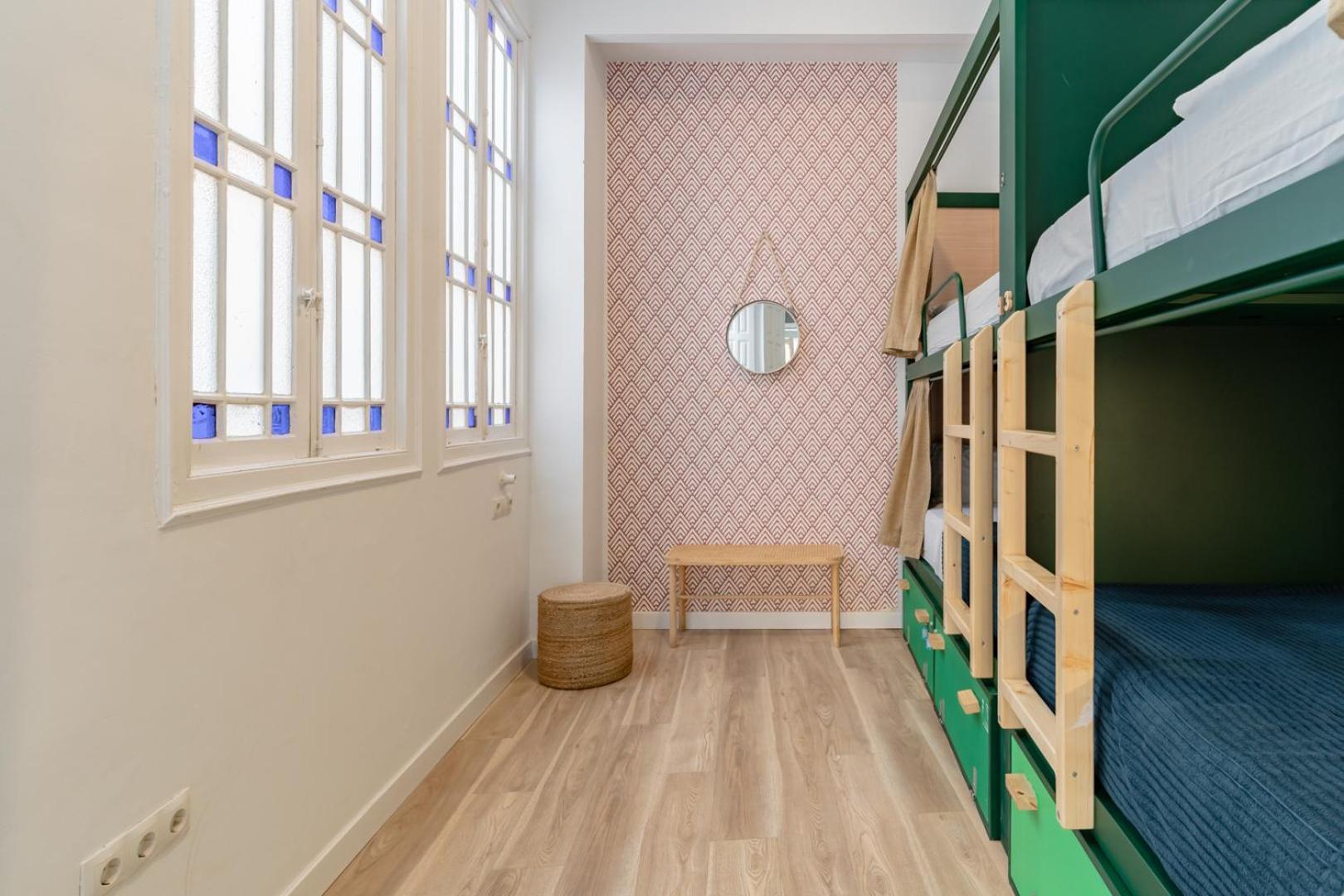 Bed in Deluxe 8-Bed Mixed Dormitory Room