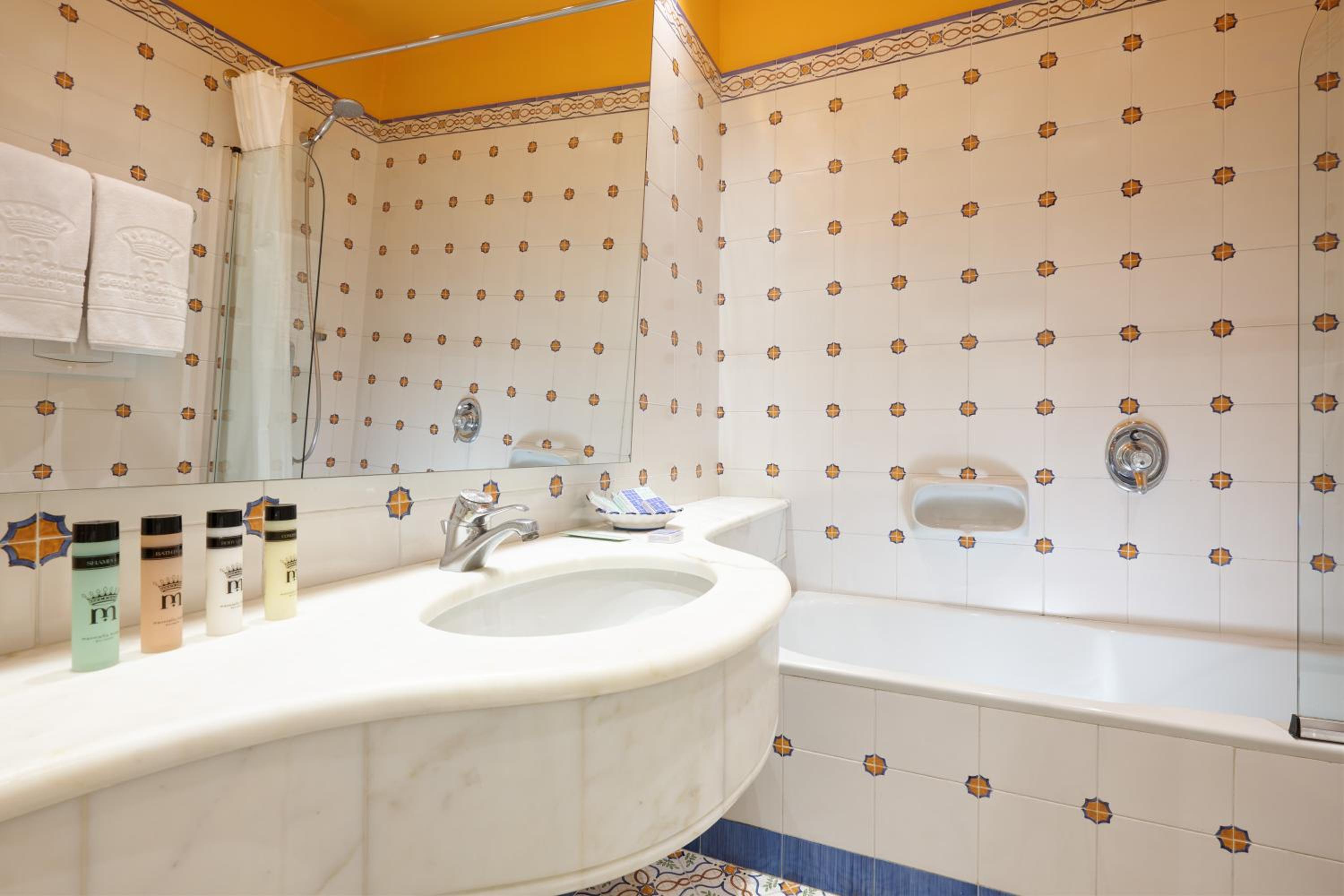 Standard Double or Twin Room with Balcony photo 3