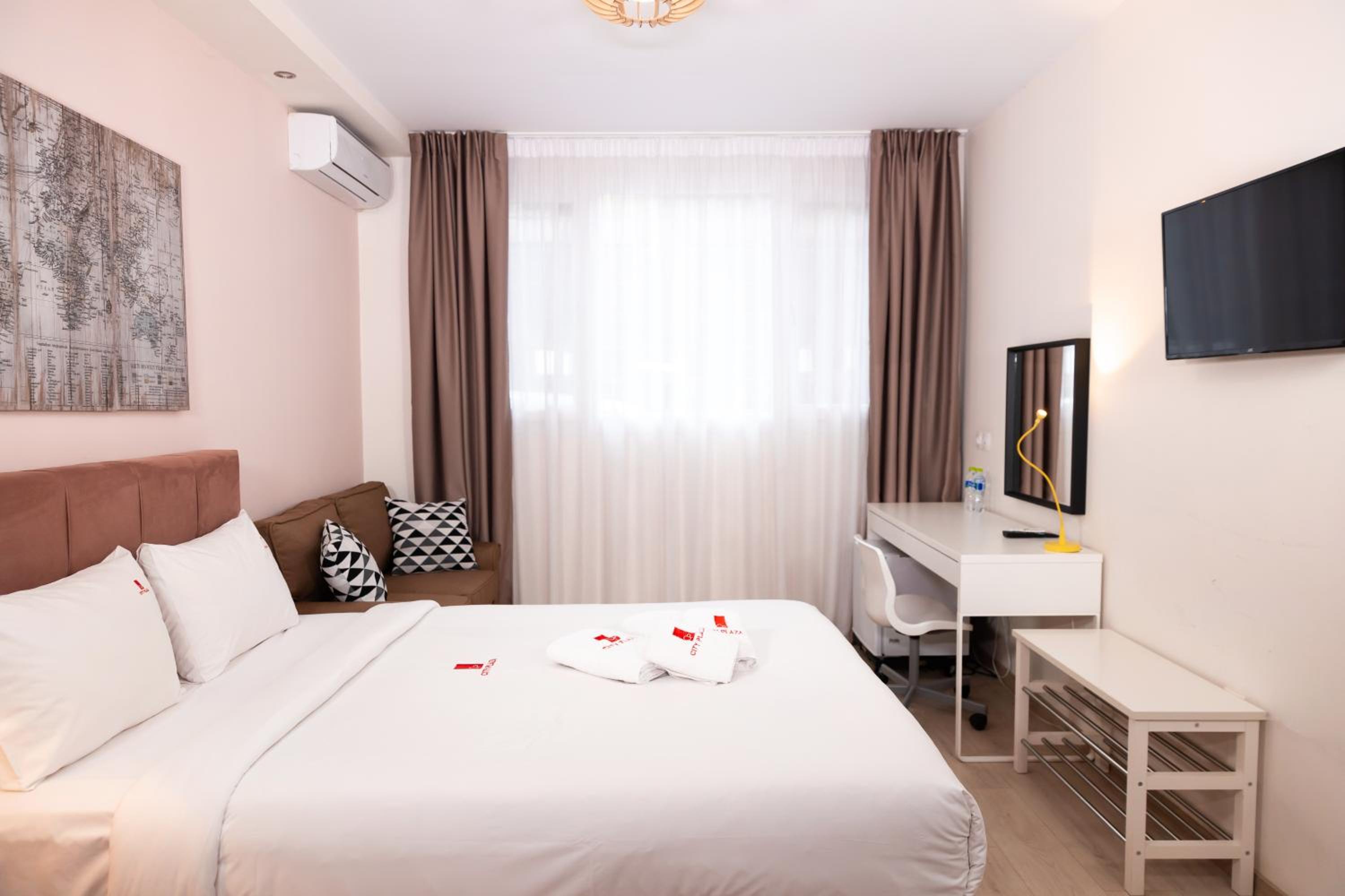 Ground Floor Room - Photo 1