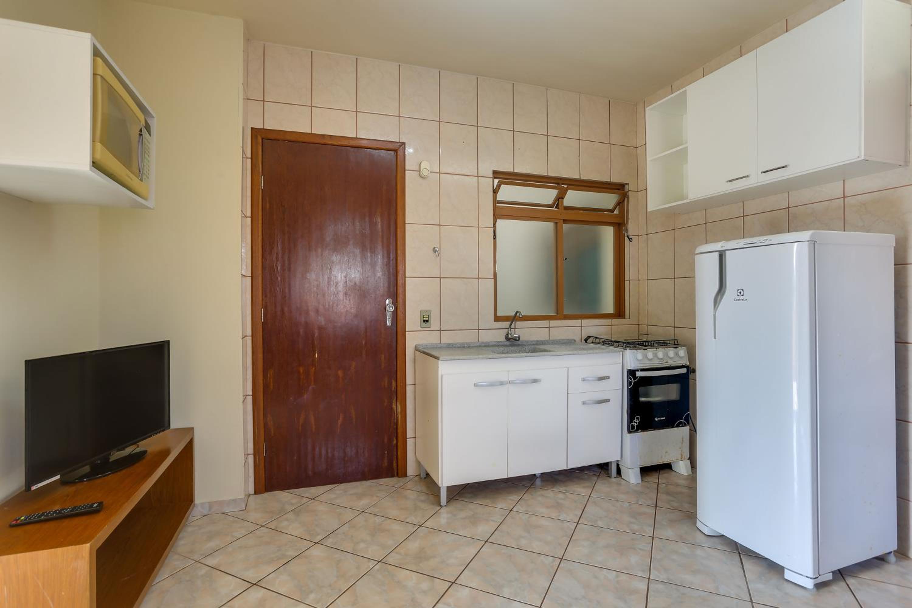 Two-Bedroom Apartment - Photo 5