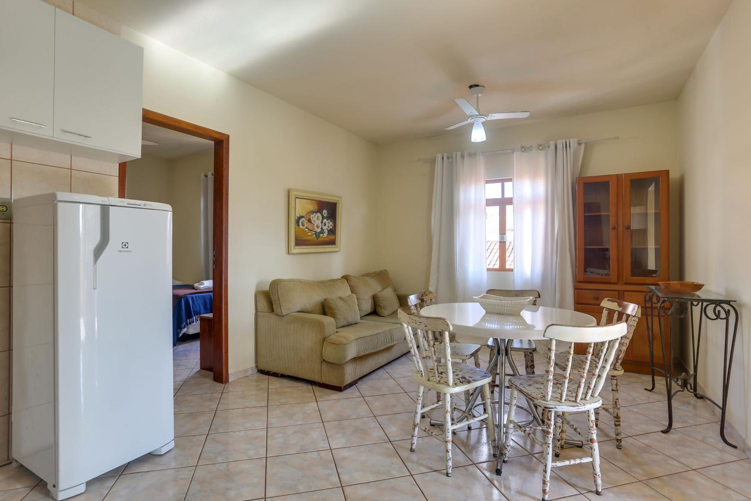 Two-Bedroom Apartment - Photo 2