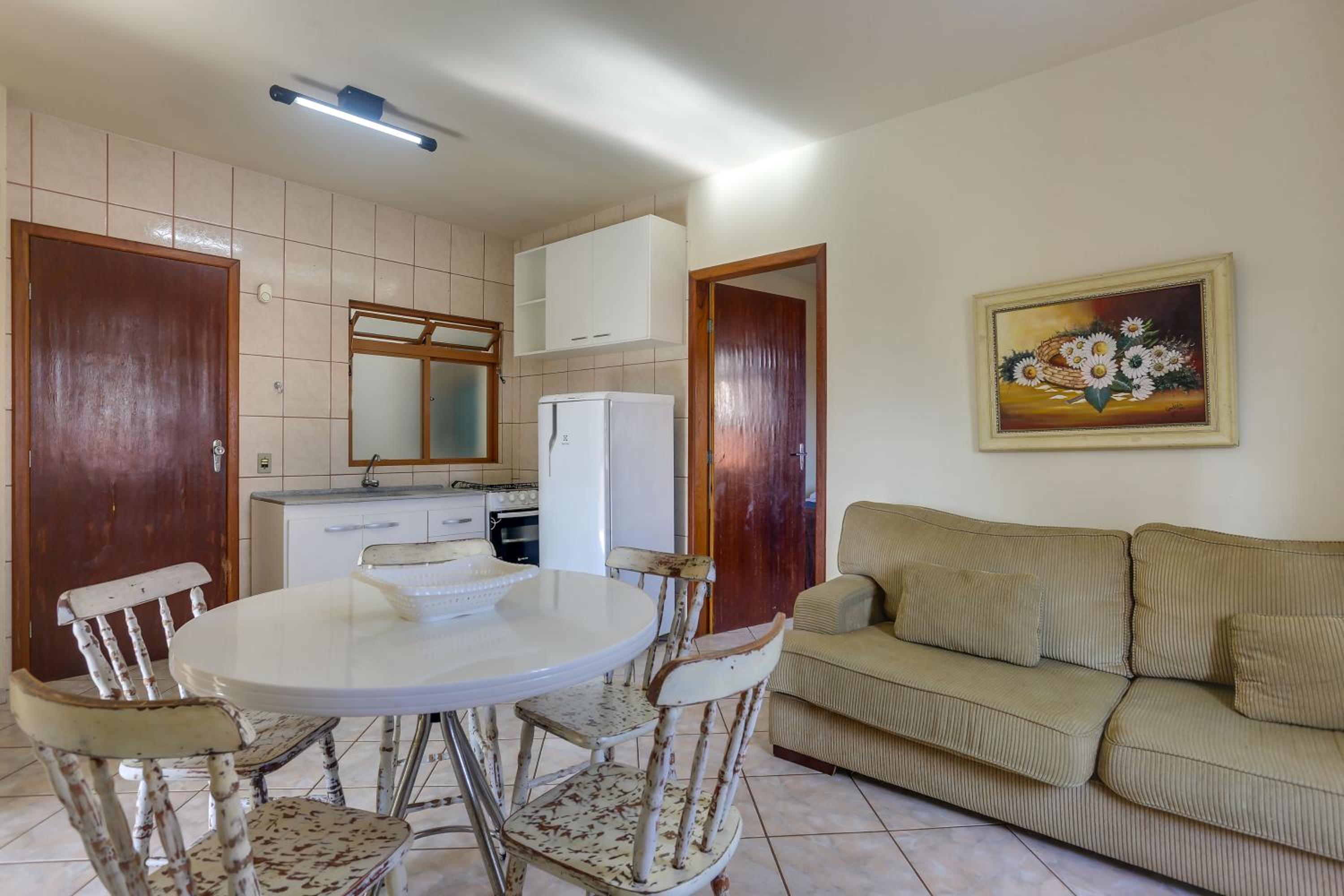 Two-Bedroom Apartment - Photo 3