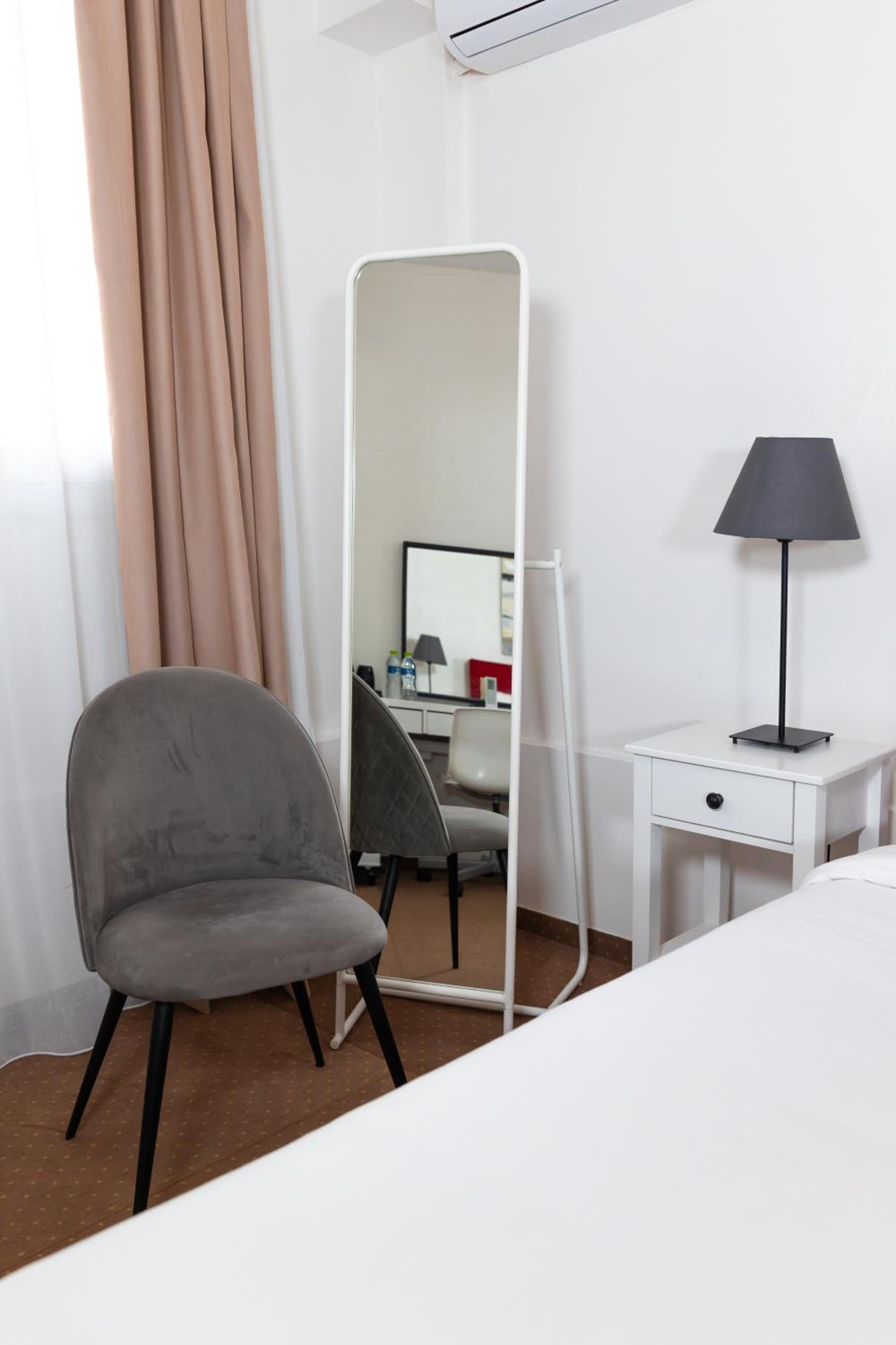 Superior Room - Photo 7